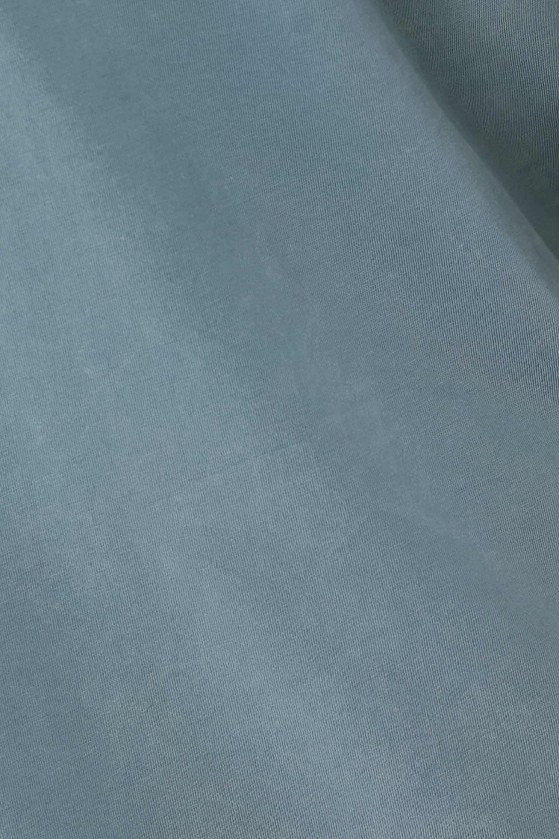 تيشيرت بياقة ضيقة مضلعة