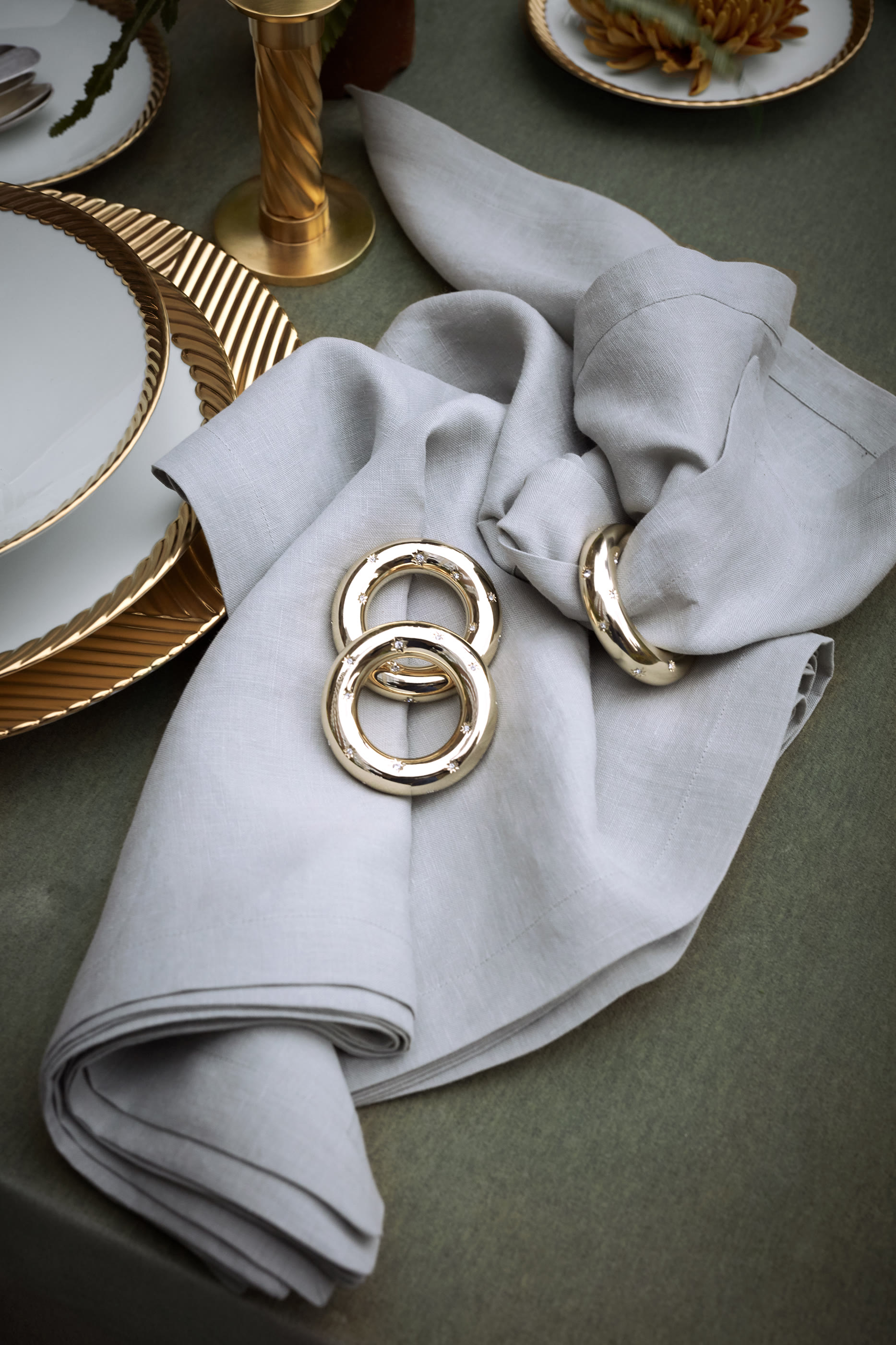 حلقات مناديل بنقشة نجوم مرصعة بكريستال سواروفسكي