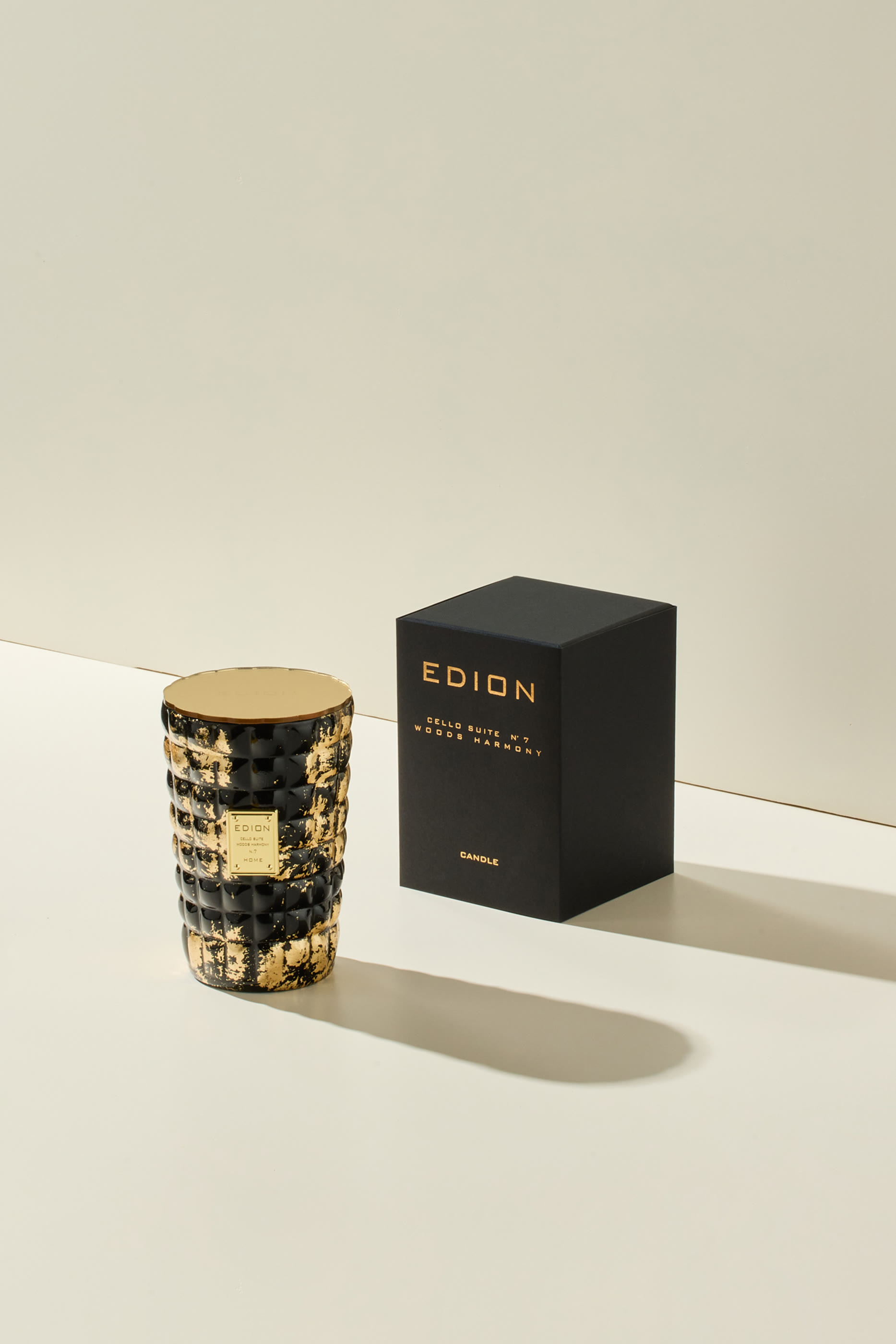 شمعة معطرة وودز هارموني فاخرة نمبر 7