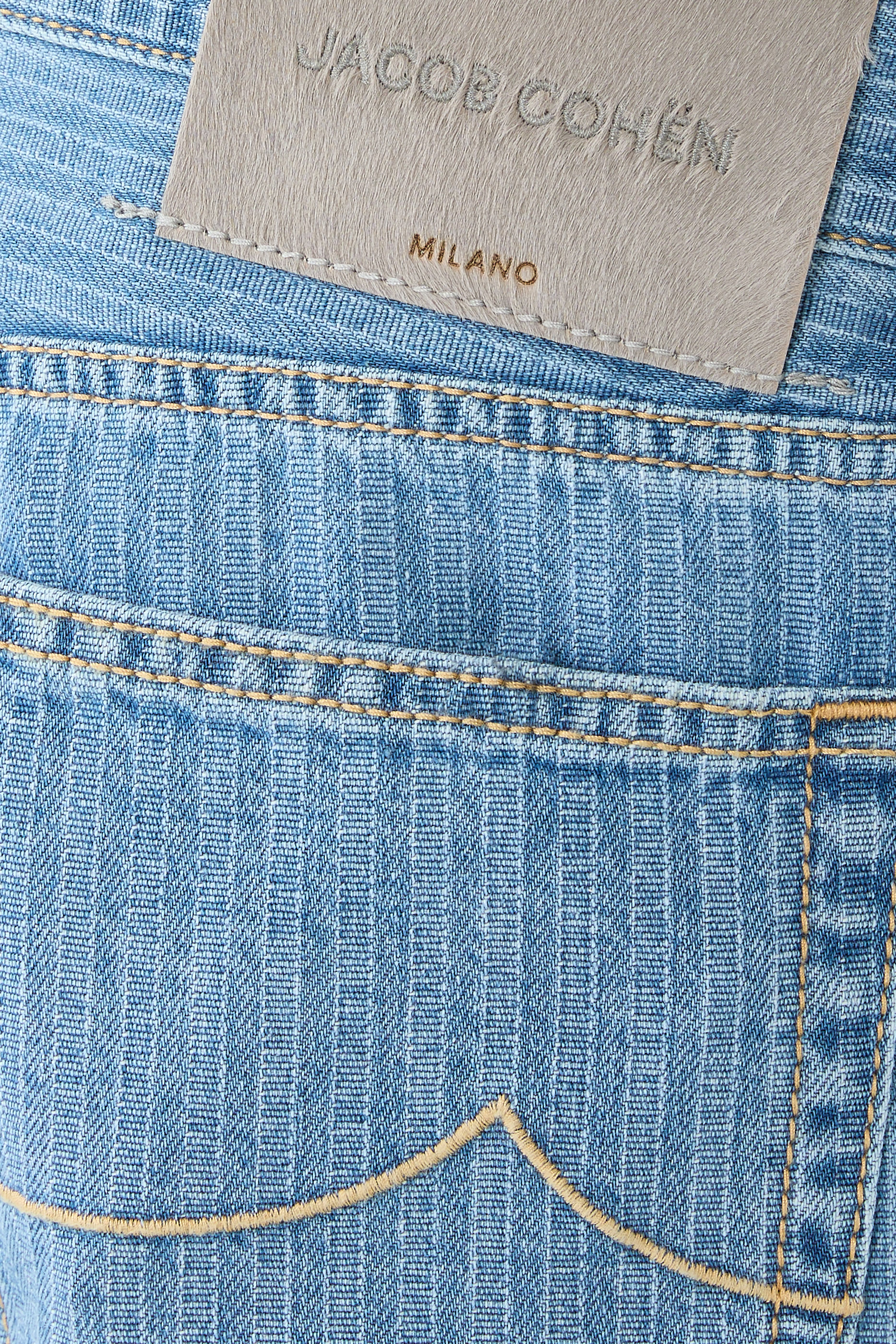 بنطال جينز شون بقصة ساق مستقيمة مريحة وخمس جيوب