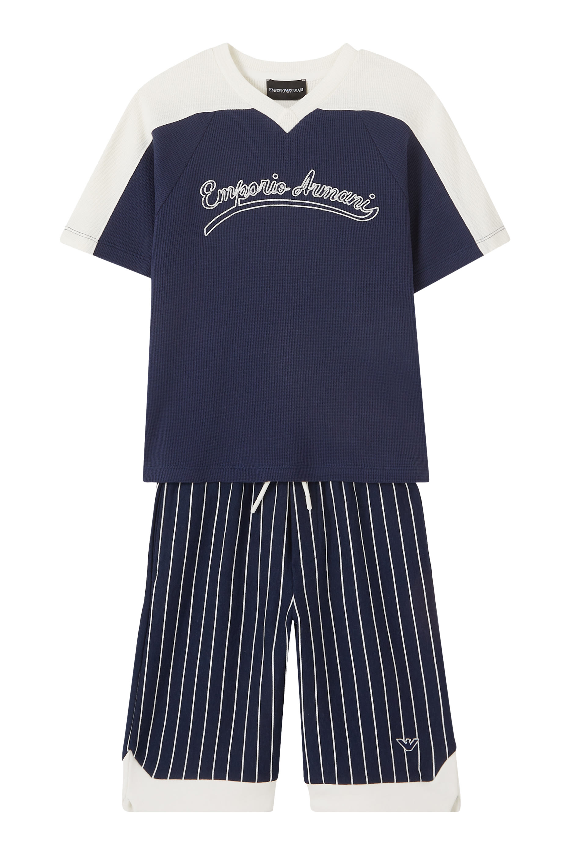 تيشيرت بشعار الماركة للأطفال