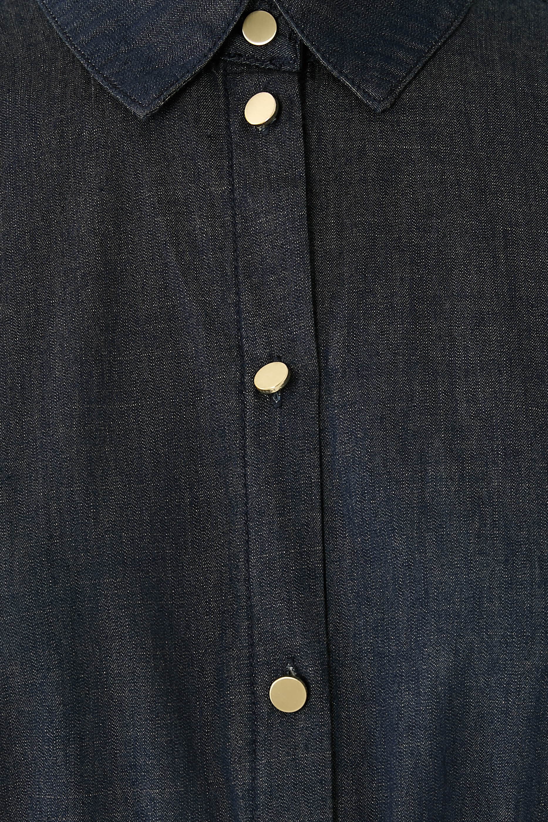 فستان متوسط الطول بأزرار للإغلاق