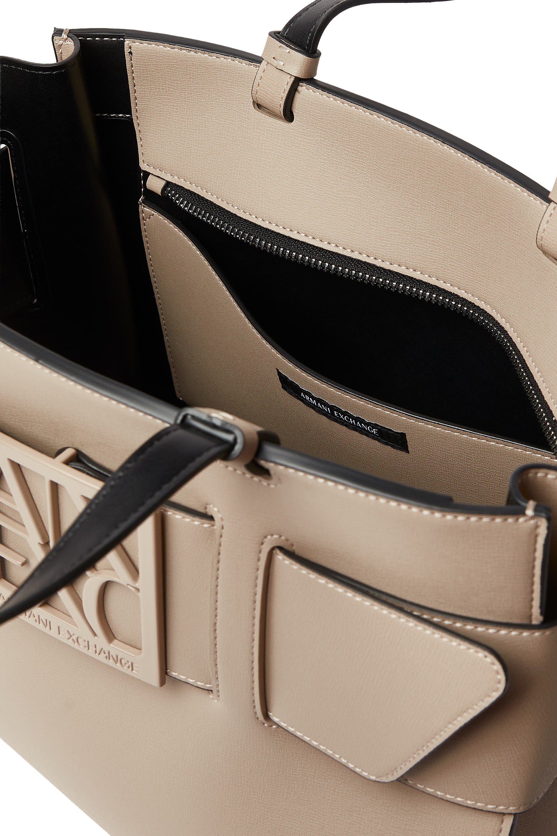 حقيبة يد بحلية شعار الماركة