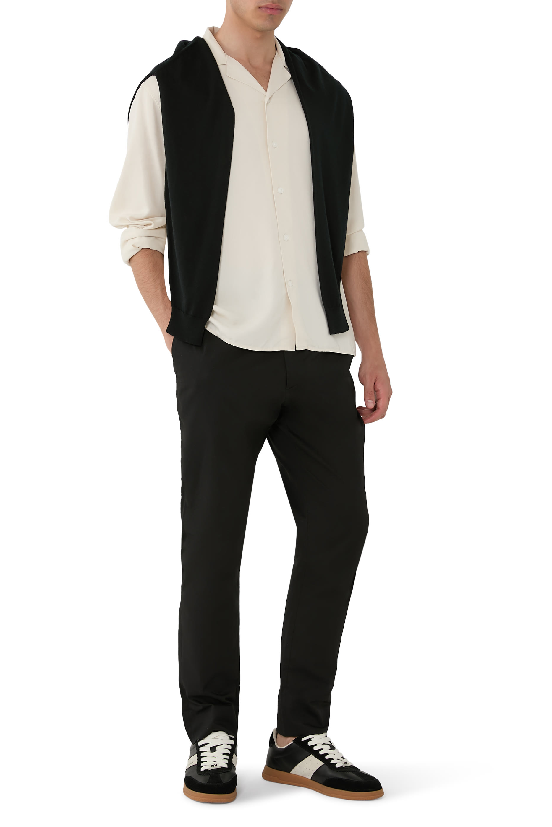 قميص بياقة كيوبن وأكمام طويلة