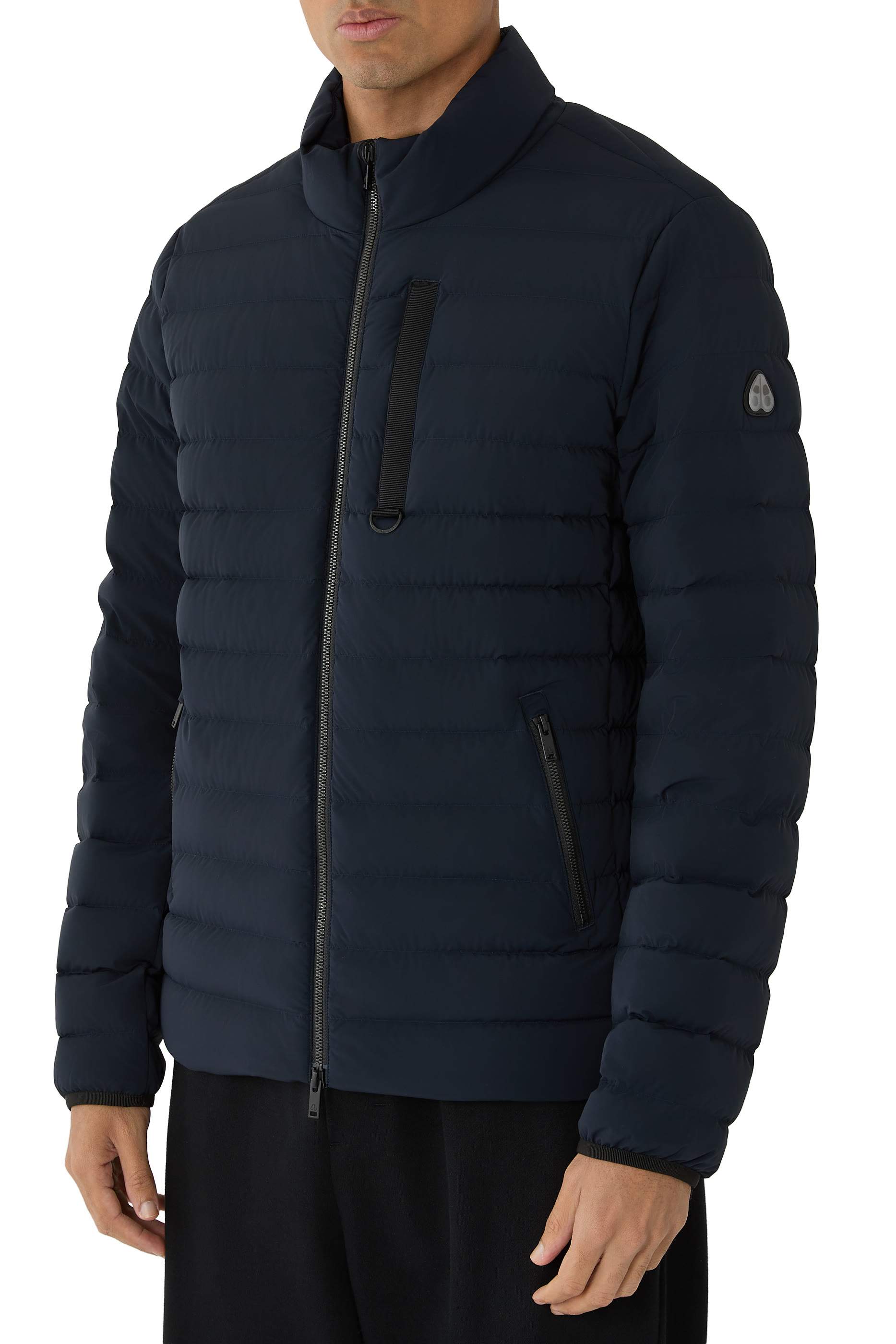 جاكيت بتصميم مبطن بزغب مزين برقعة شعار الماركة