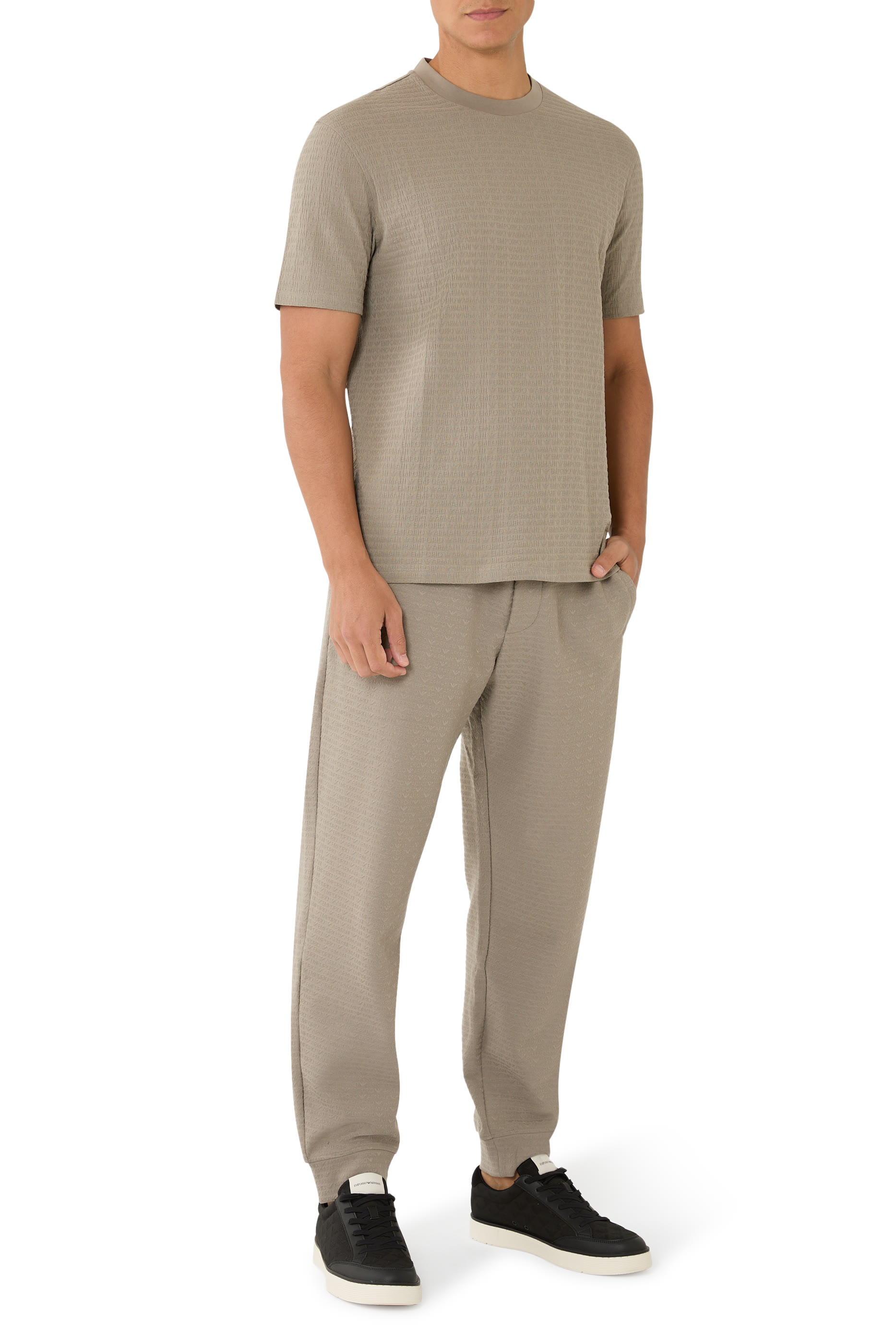 بنطال رياضي بشعار الماركة