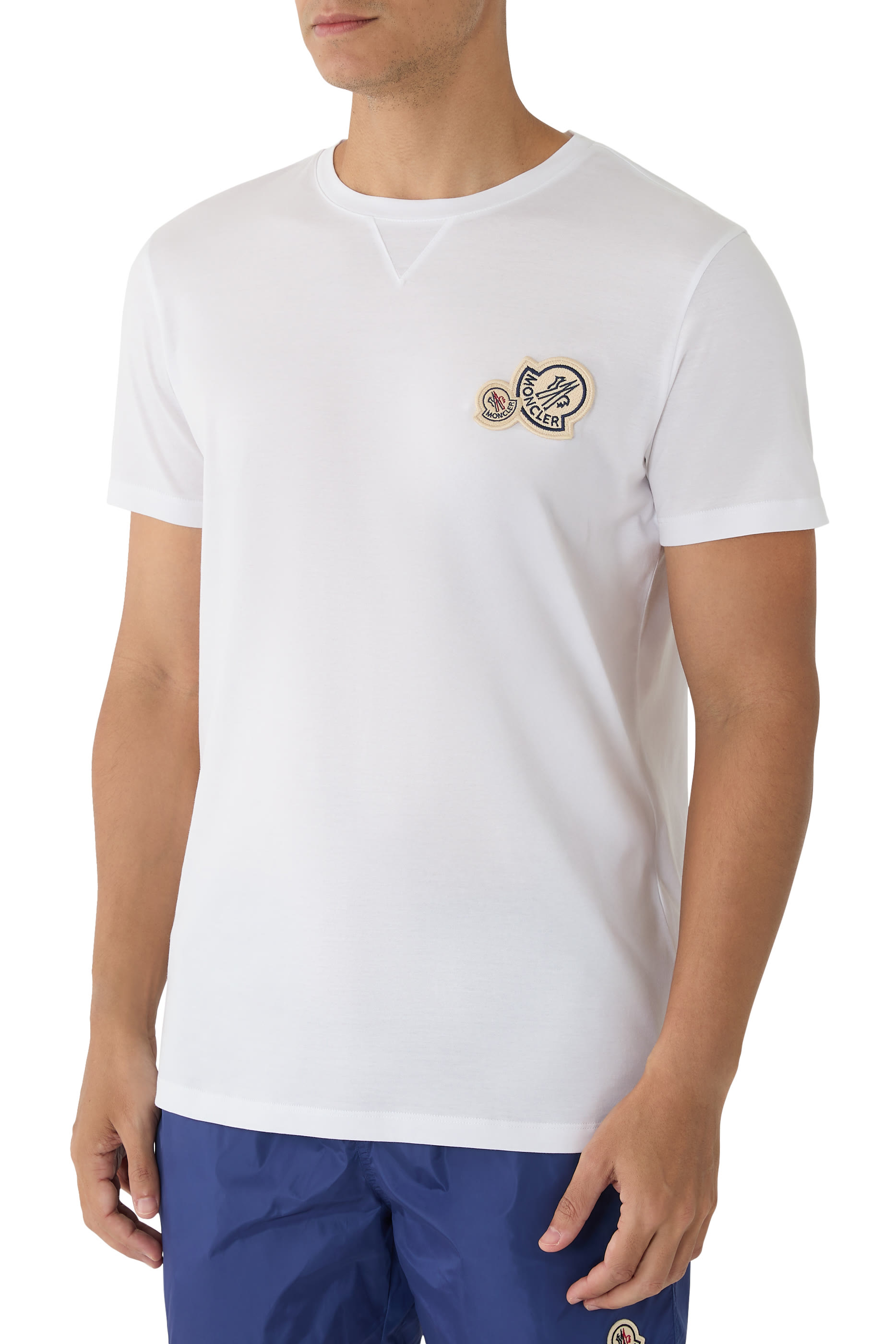 تيشيرت بأكمام قصيرة