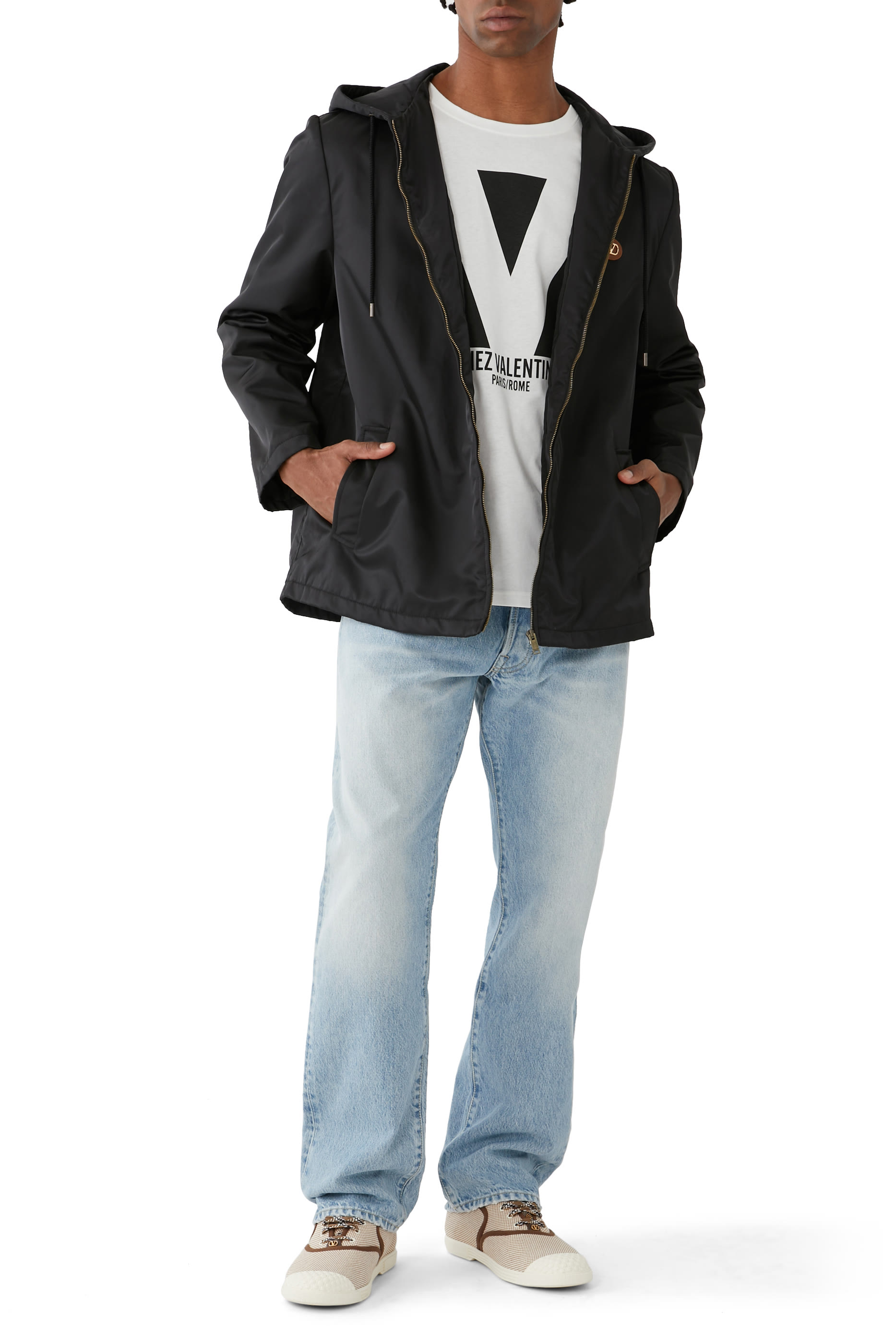 جاكيت بشعار الماركة