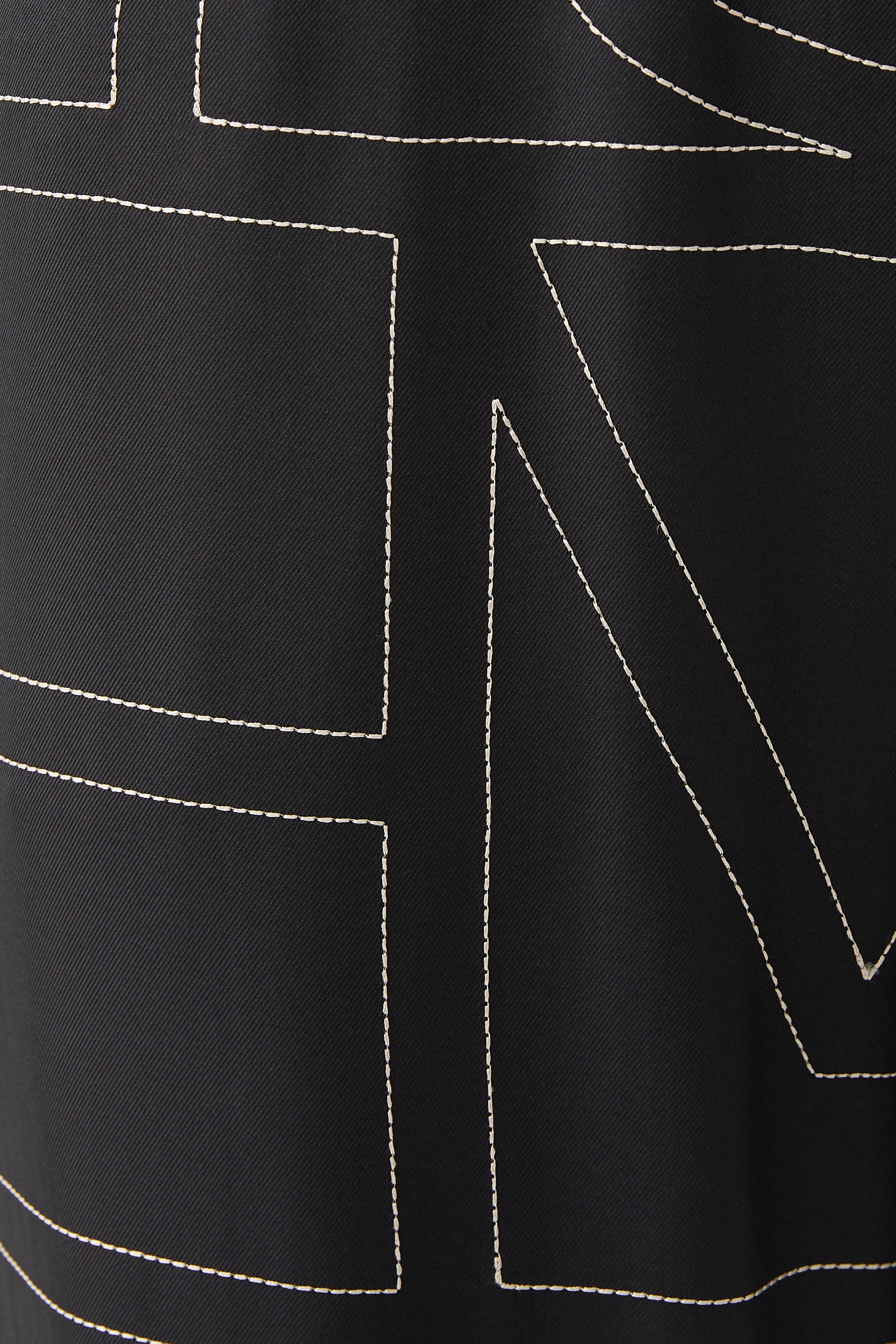 بنطال حرير بطبعات حروف شعار الماركة