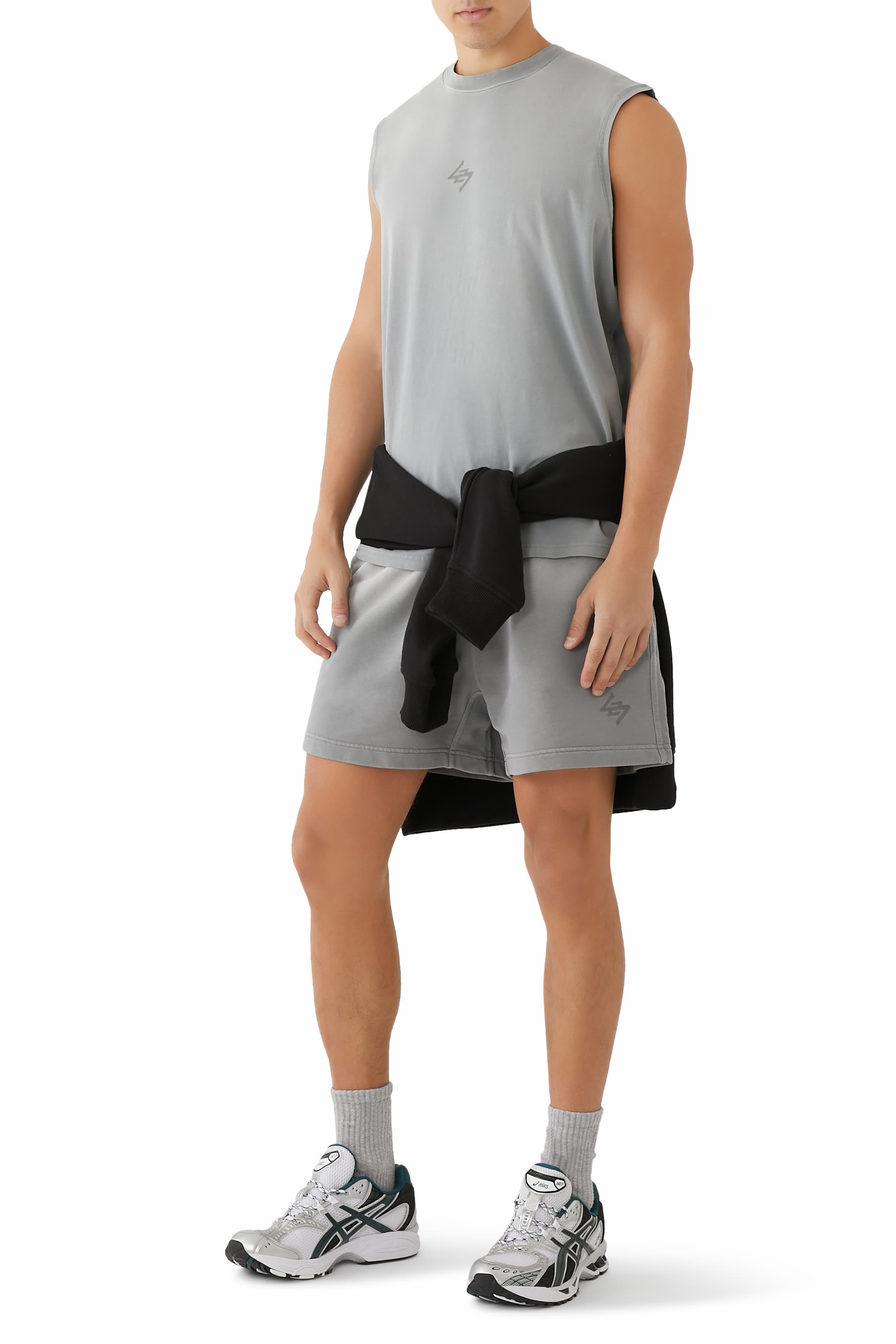 بلوزة موشن بلا اكمام بقصة فضفاضة 247