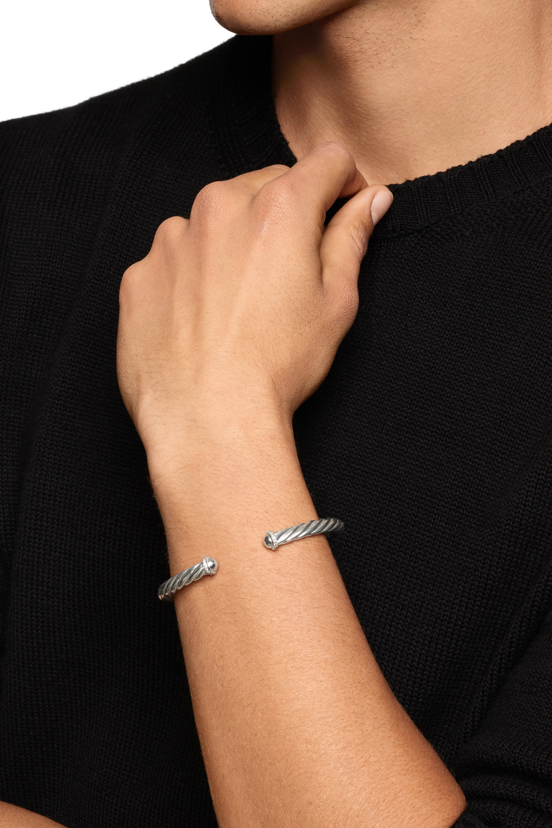 سوار كابل مفتوح مرصع بالماس، فضة إسترلينية