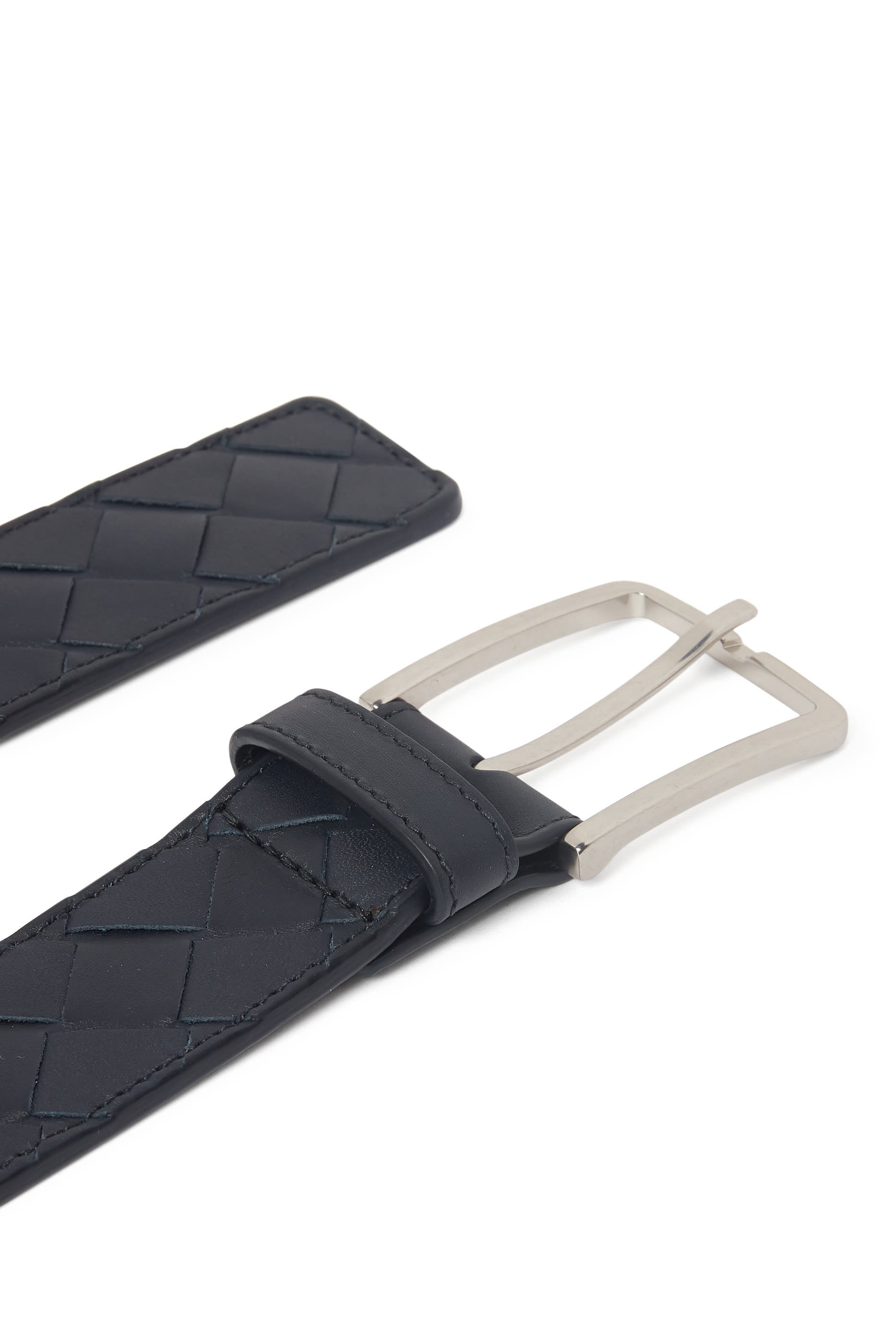 حزام بتصميم مجدول