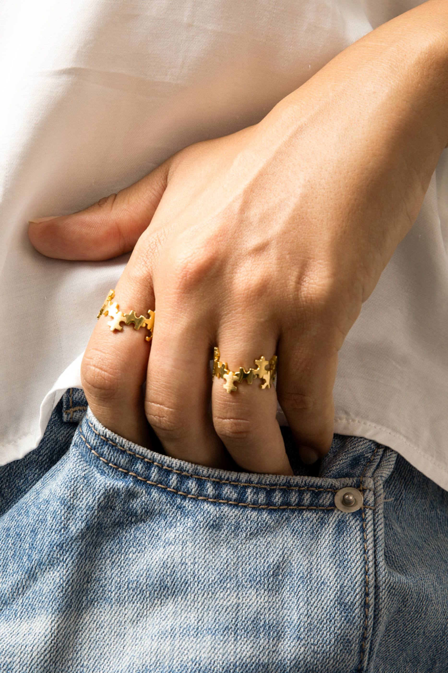 خاتم بحلي صغيرة بتصميم هندسي، ذهب أصفر عيار 18