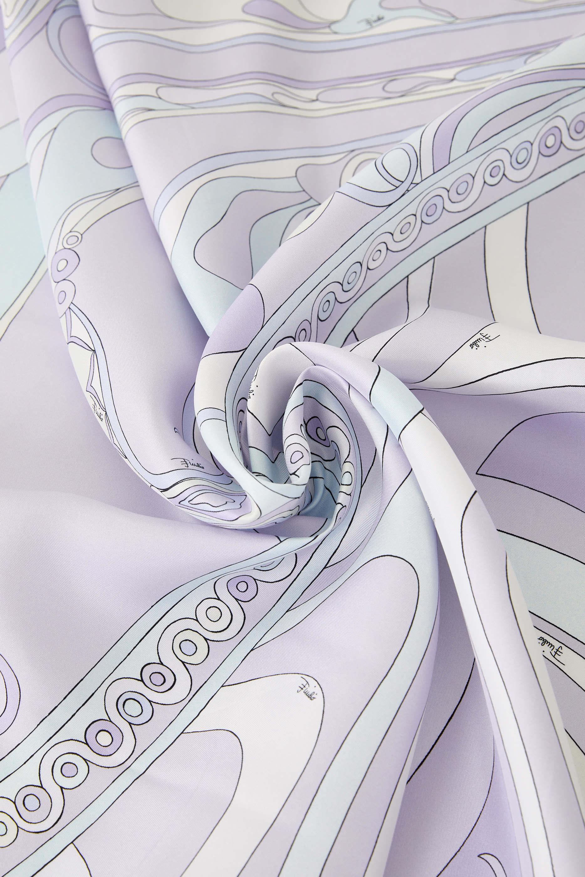 وشاح حرير تويل