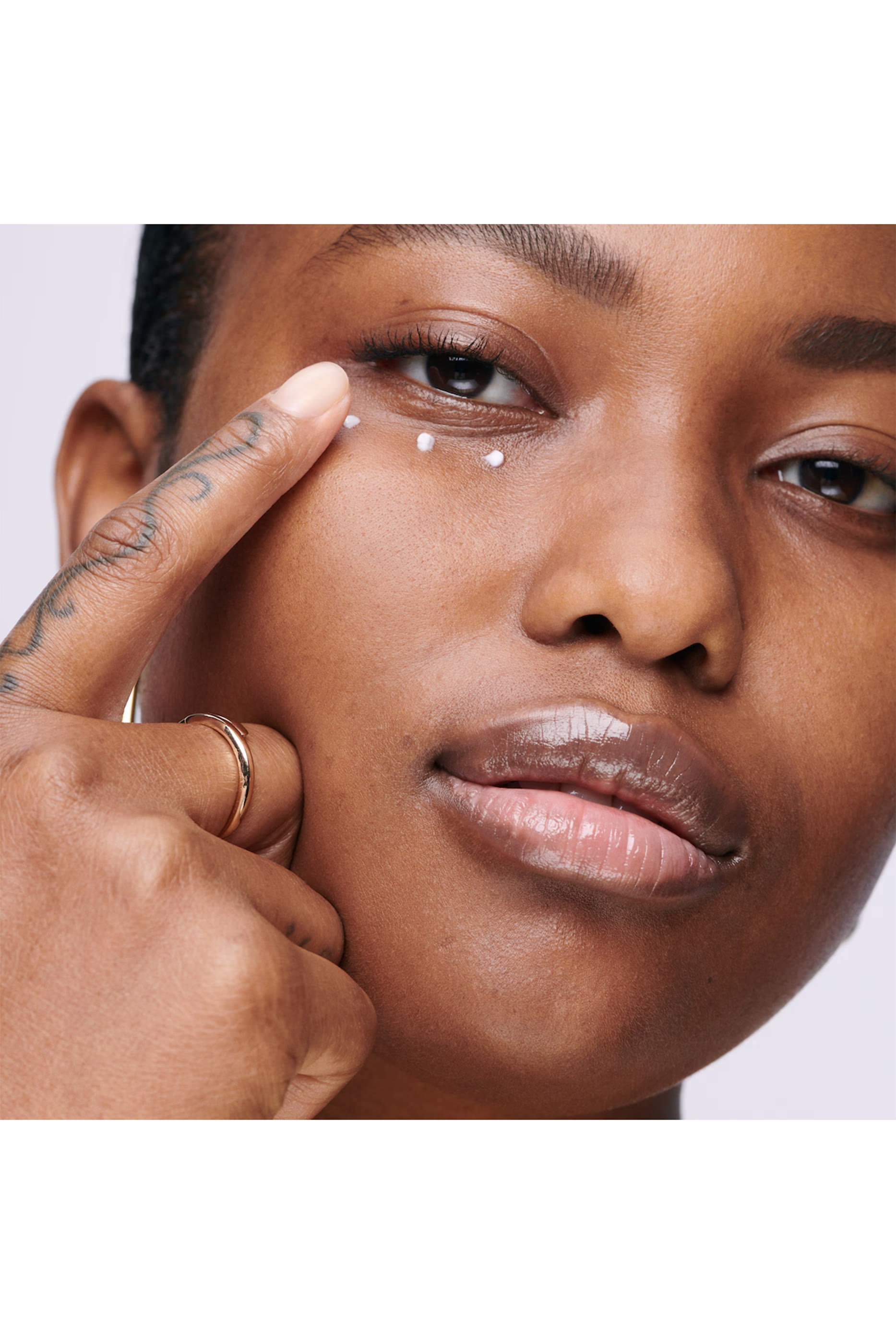 برايمر للعين غني بالفيتامينات