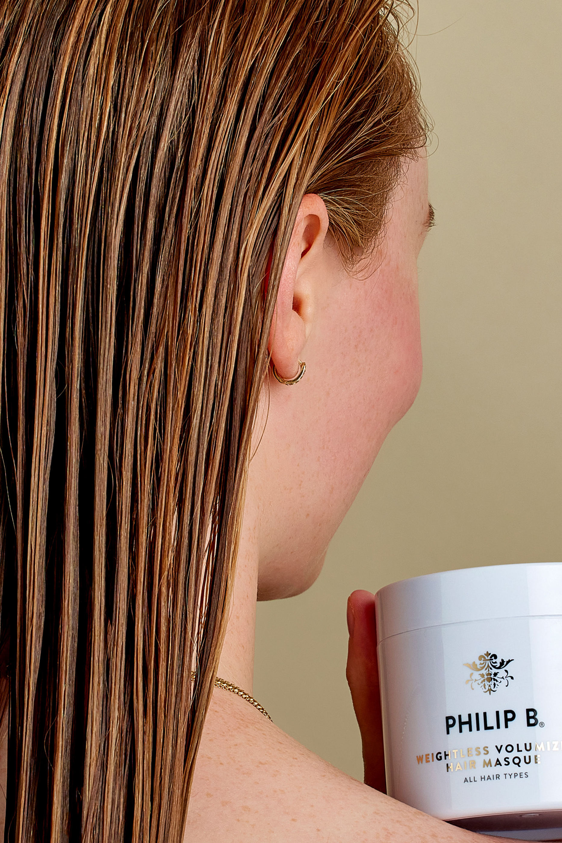 قناع خفيف لتكثيف الشعر