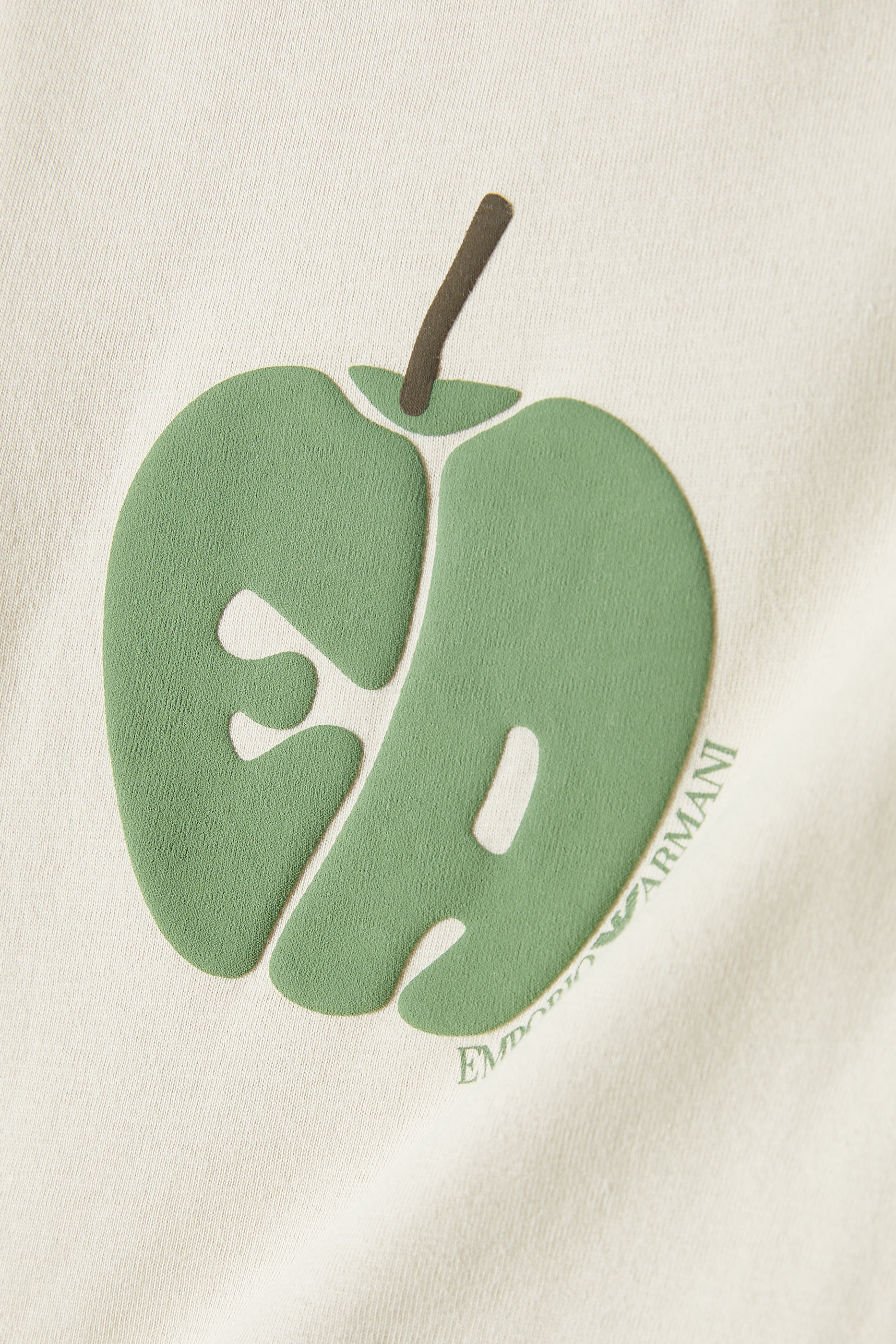 تيشيرت بشعار الماركة للأطفال