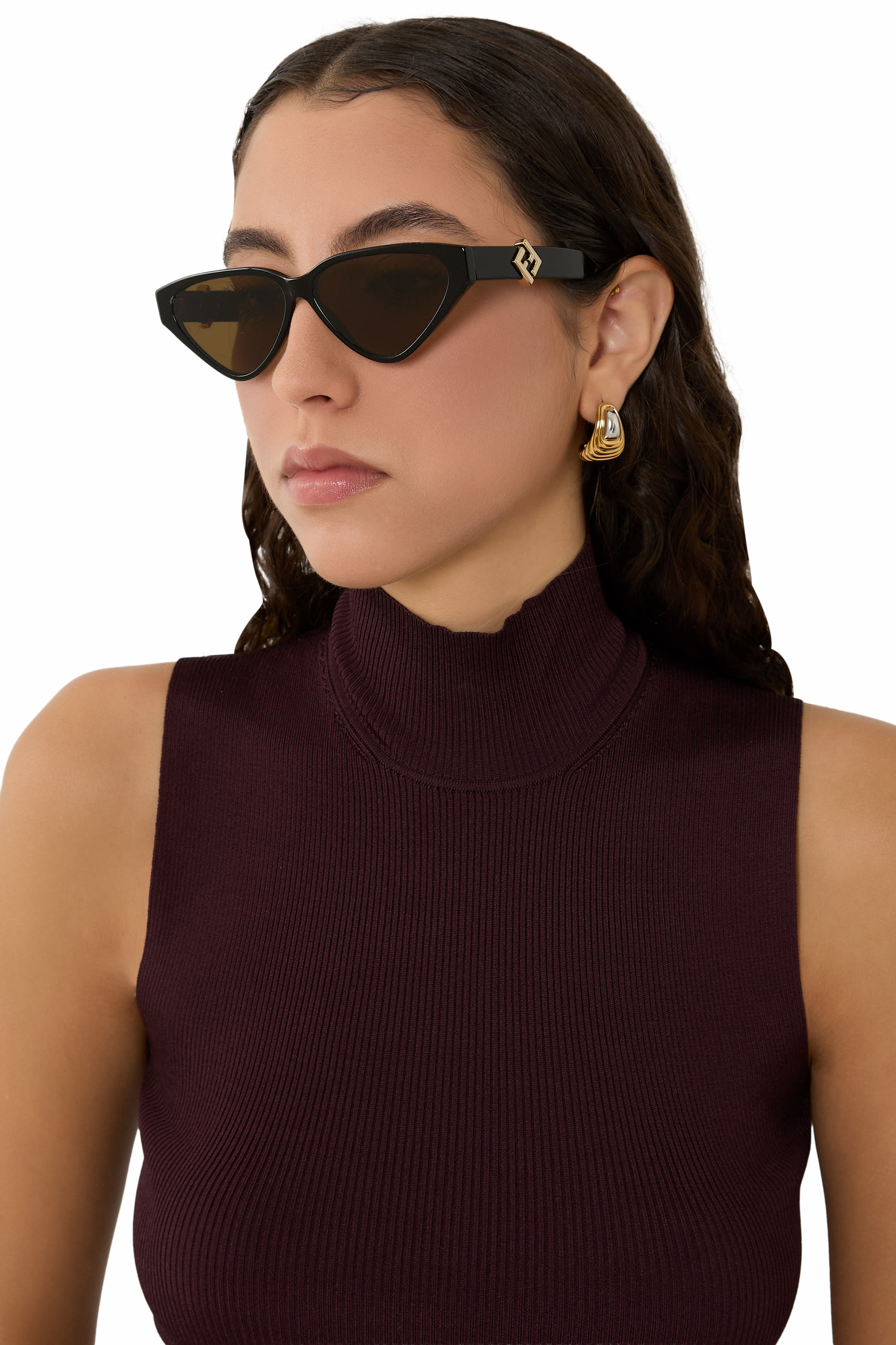  نظارة شمسية بإطار بتصميم عين القطة بحلية شعار الماركة بتصميم معين