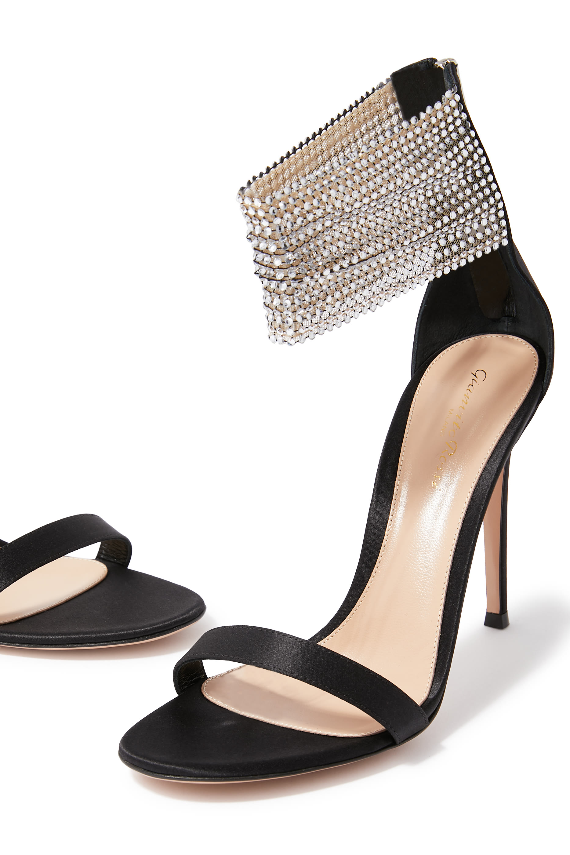 صندل أدور 105