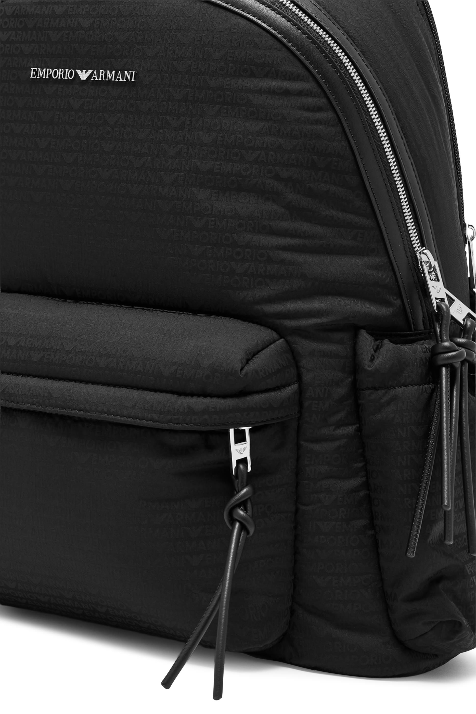 حقيبة ظهر مستديرة بشعار الماركة نايلون