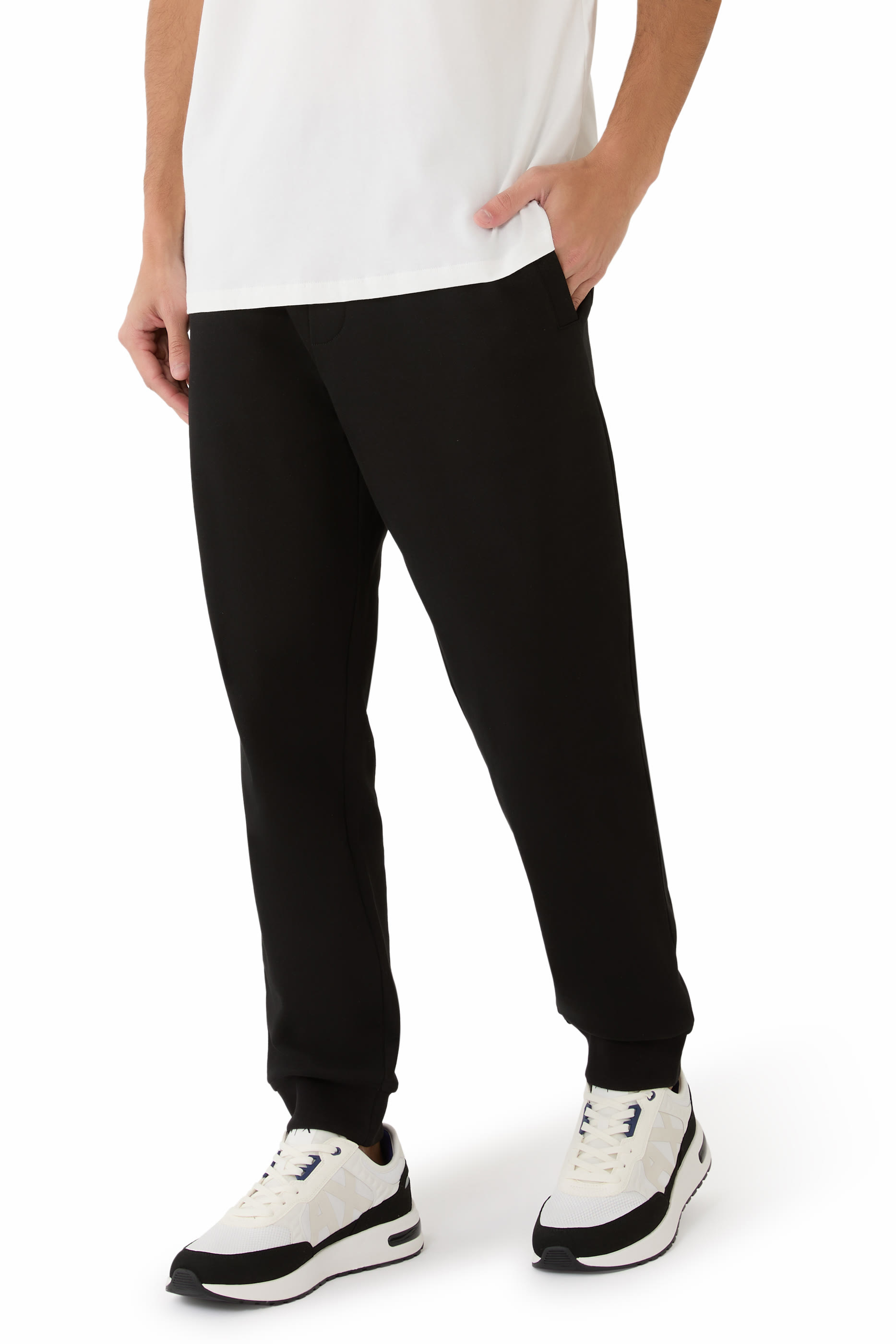 سنيكرز بأربطة وشعار الماركة بملمس بارز