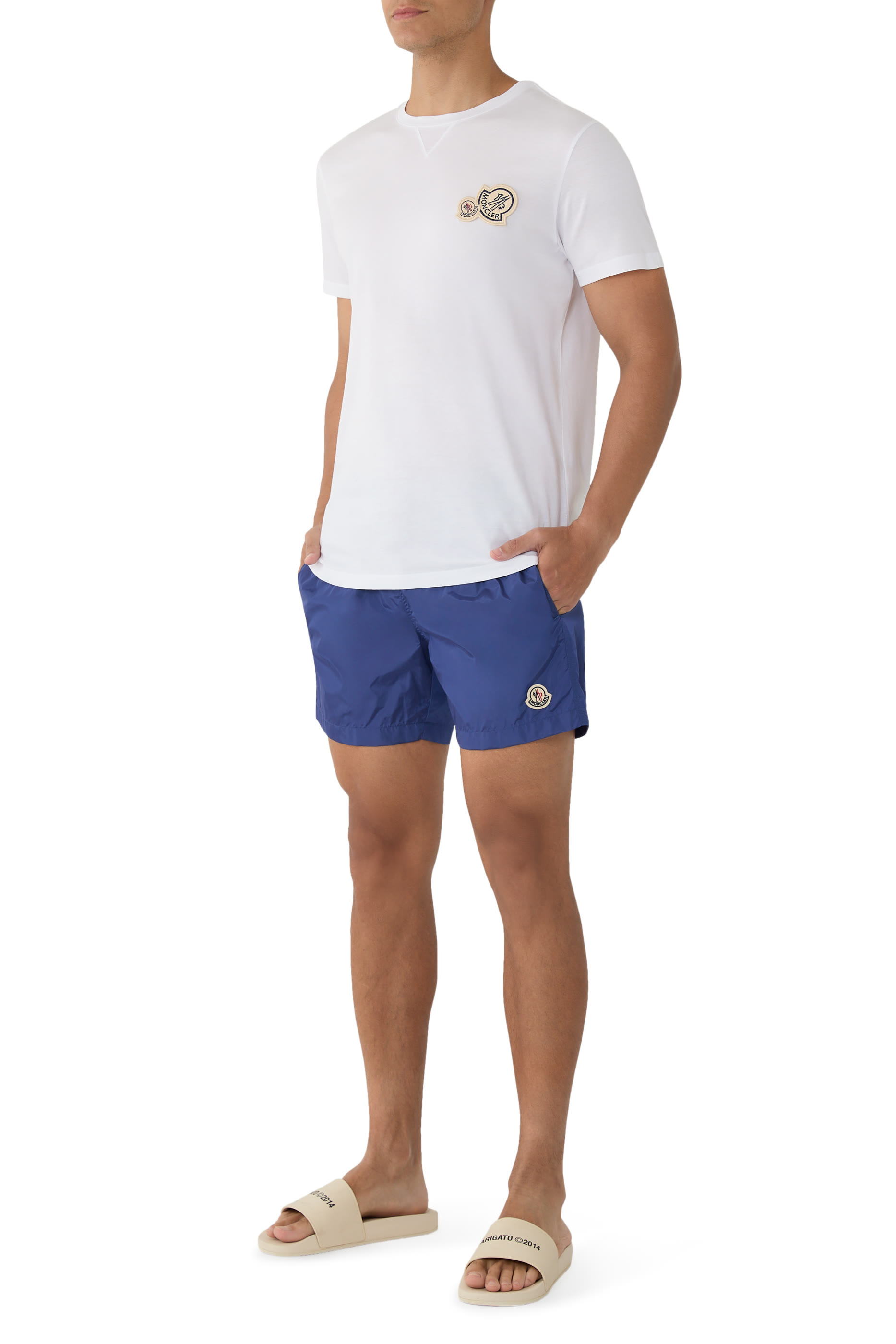 تيشيرت بأكمام قصيرة