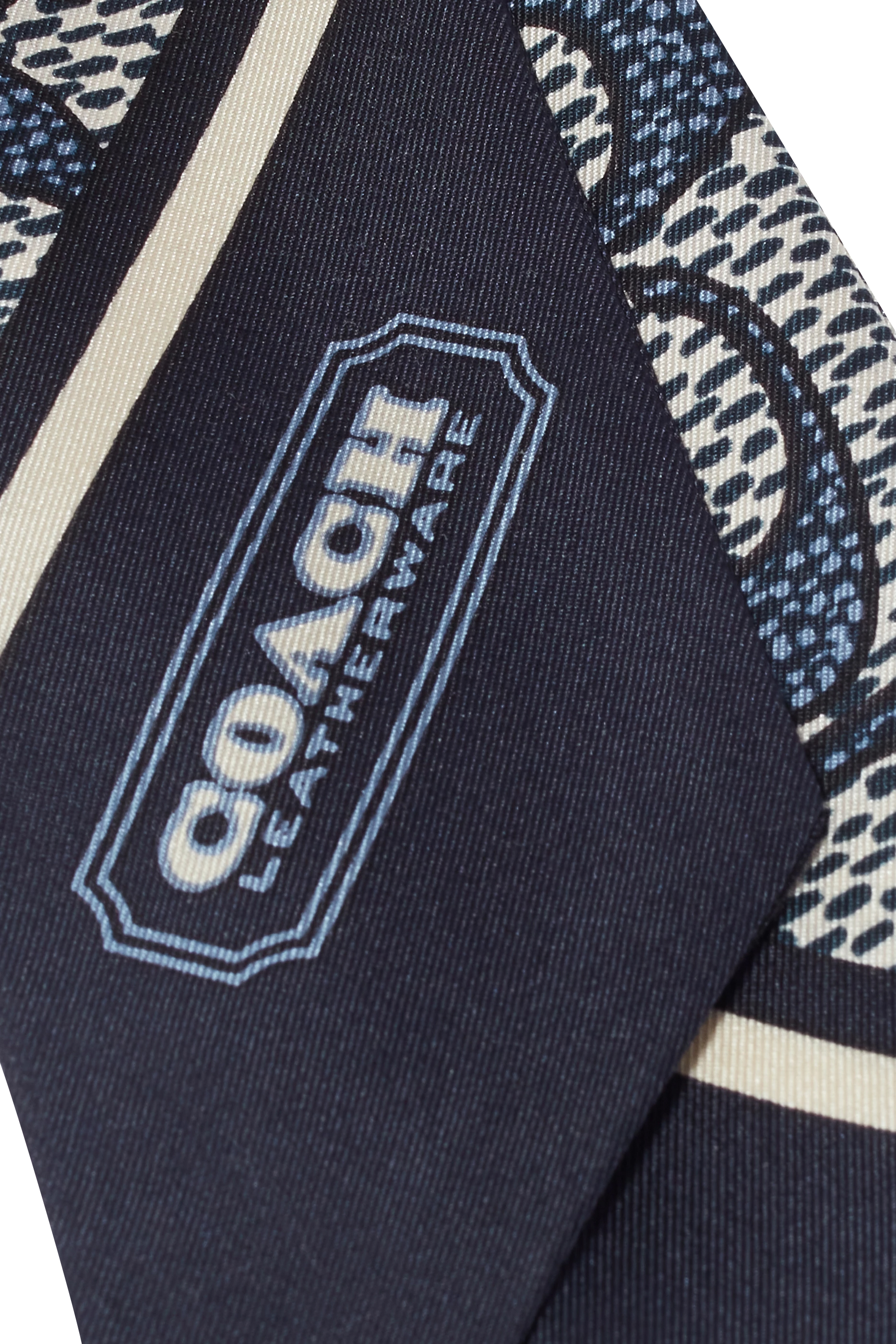 وشاح كلاسيكي بطبعات شعار الماركة حرير