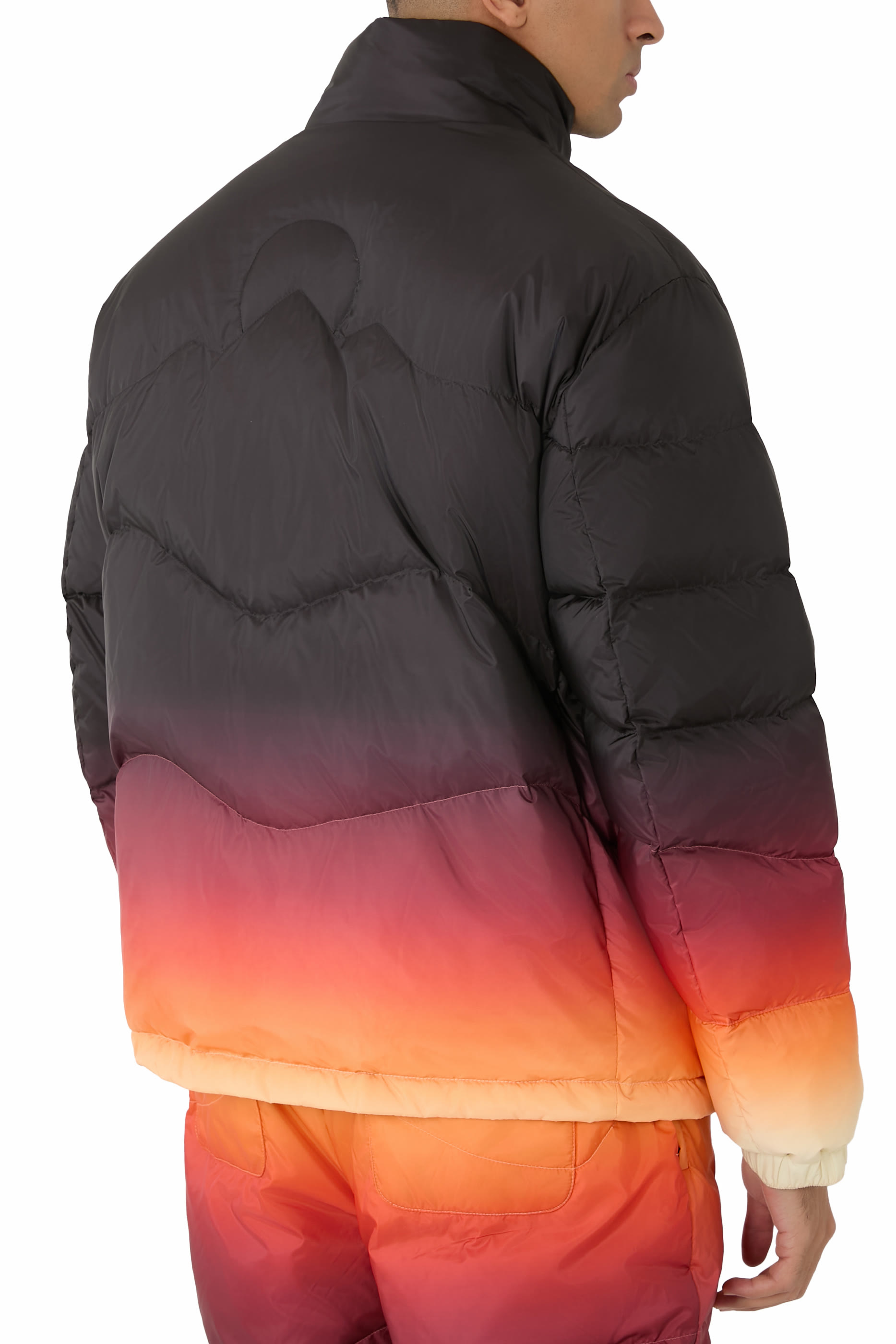 جاكيت مبطن منفوخ بألوان متدرجة 