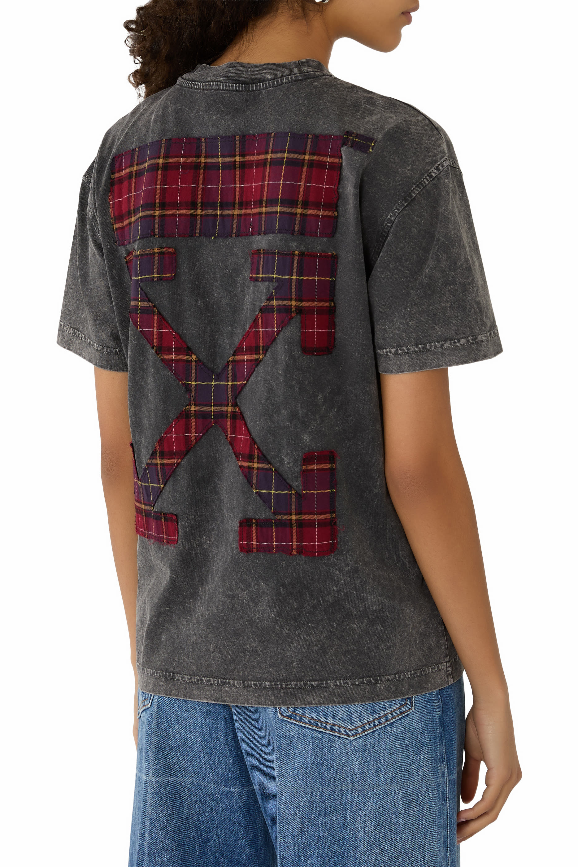 تيشيرت بقصة عادية ونقشة رخامية