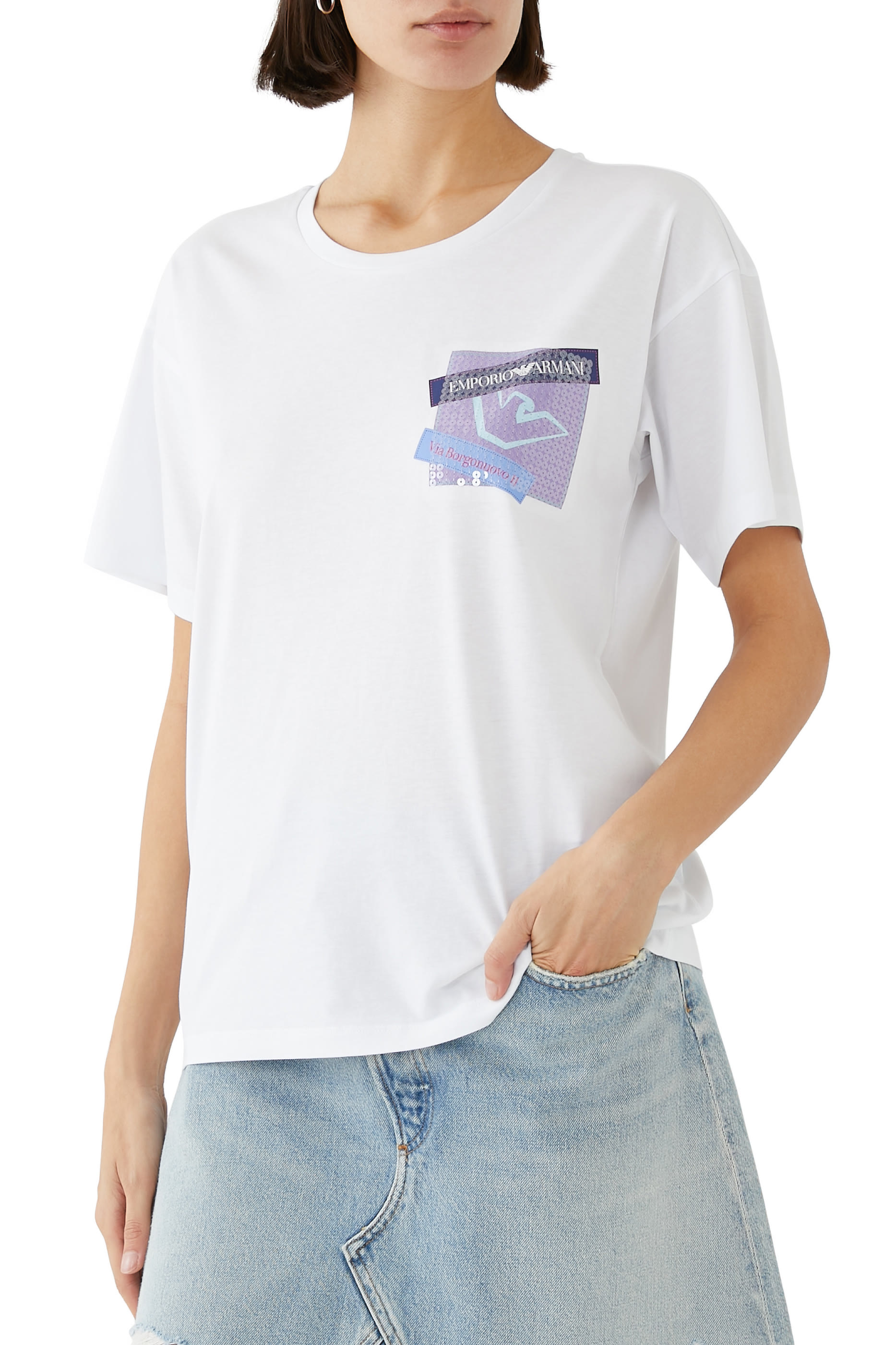 تيشيرت بطبعة شعار الماركة