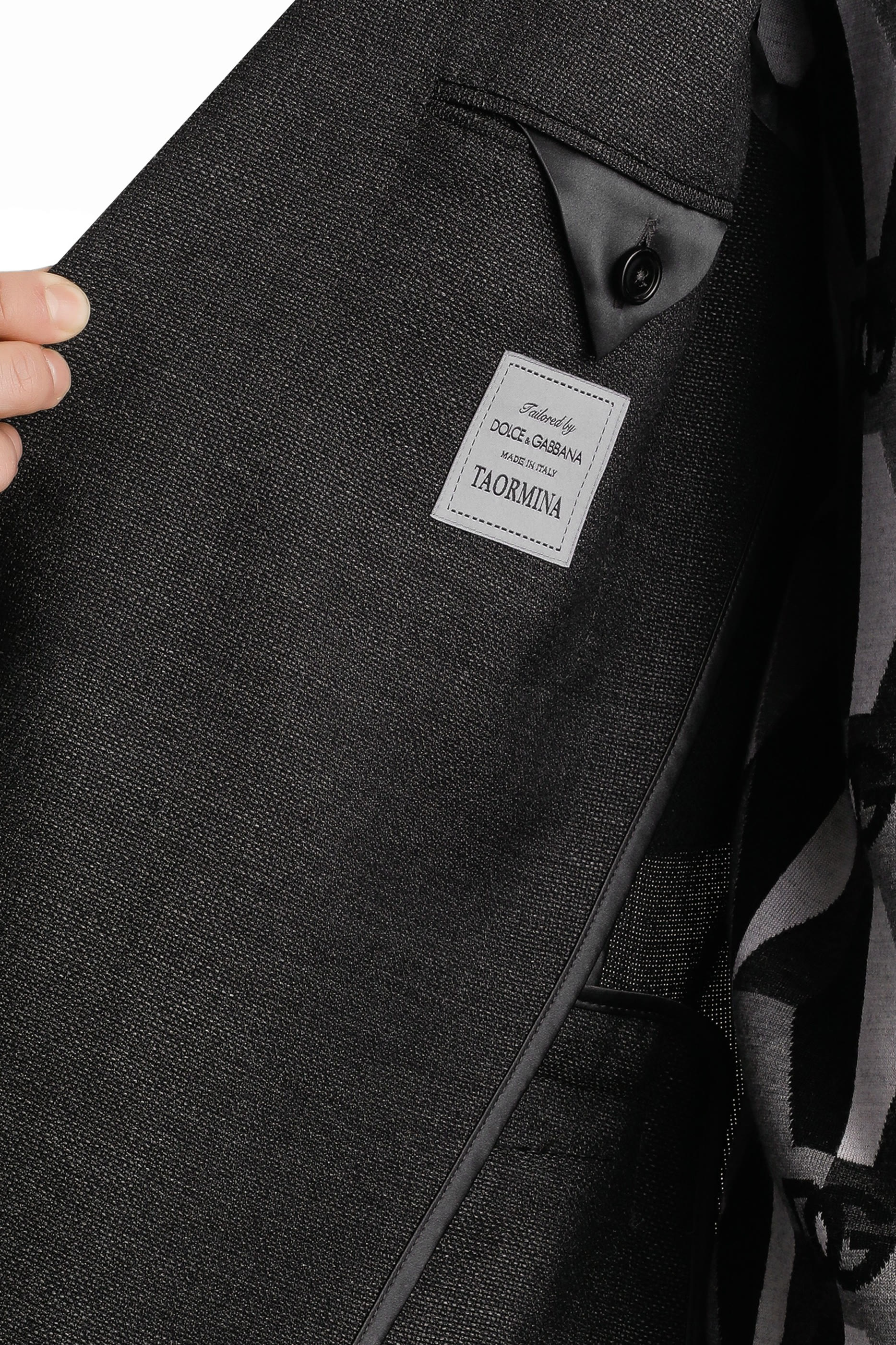 جاكيت بقصّة تاورمينا صوف