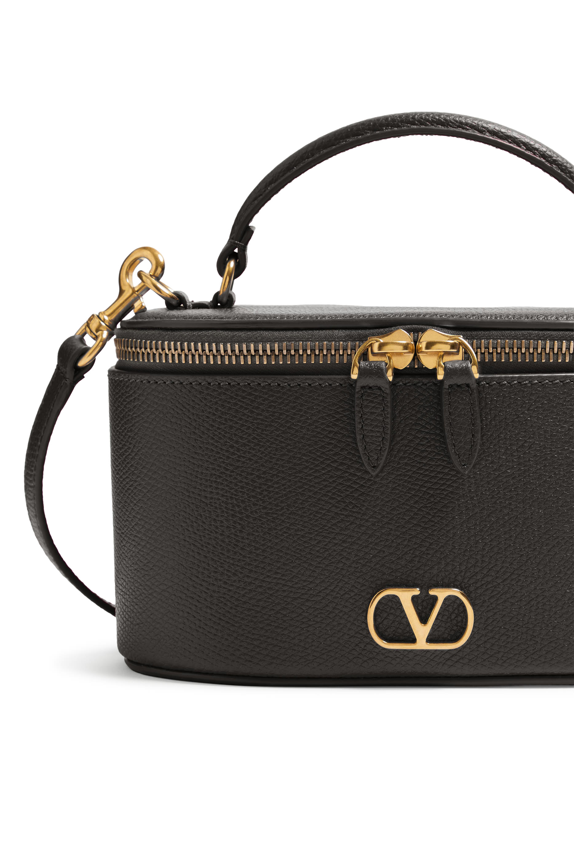 حقيبة مستحضرات تجميل صغيرة مزينة بشعار الماركة