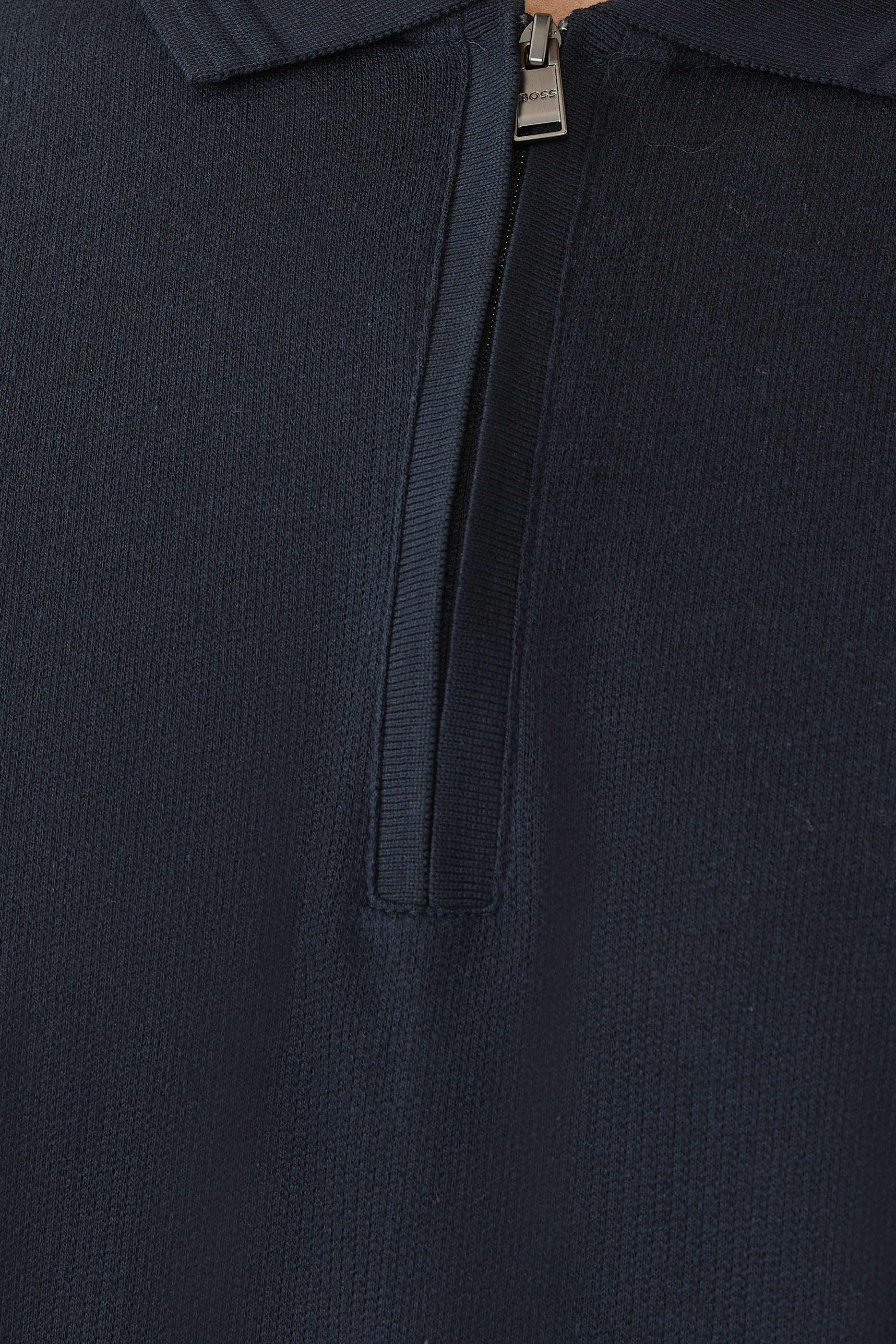 قميص بولو بسحاب أمامي