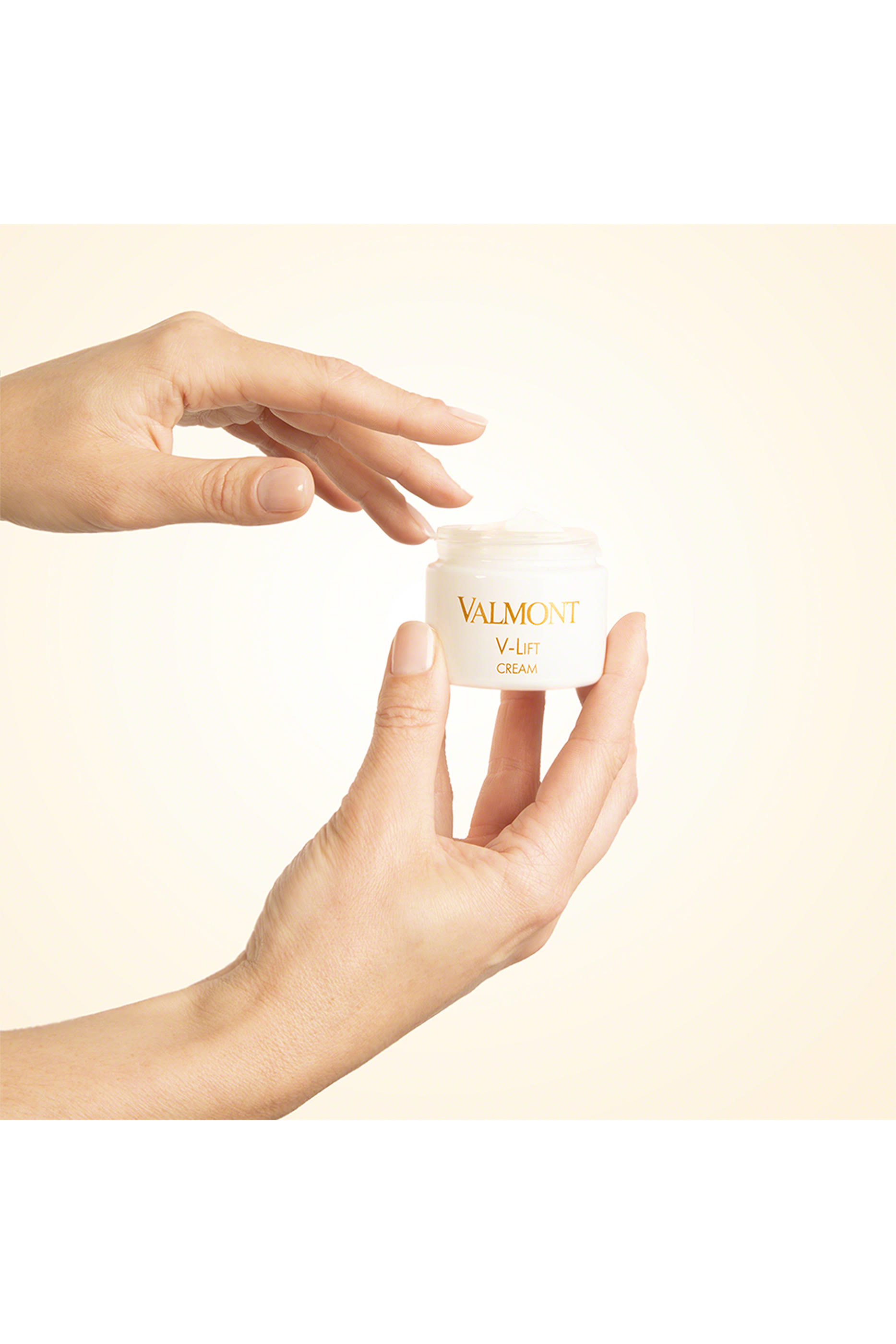 كريم في لشد البشرة