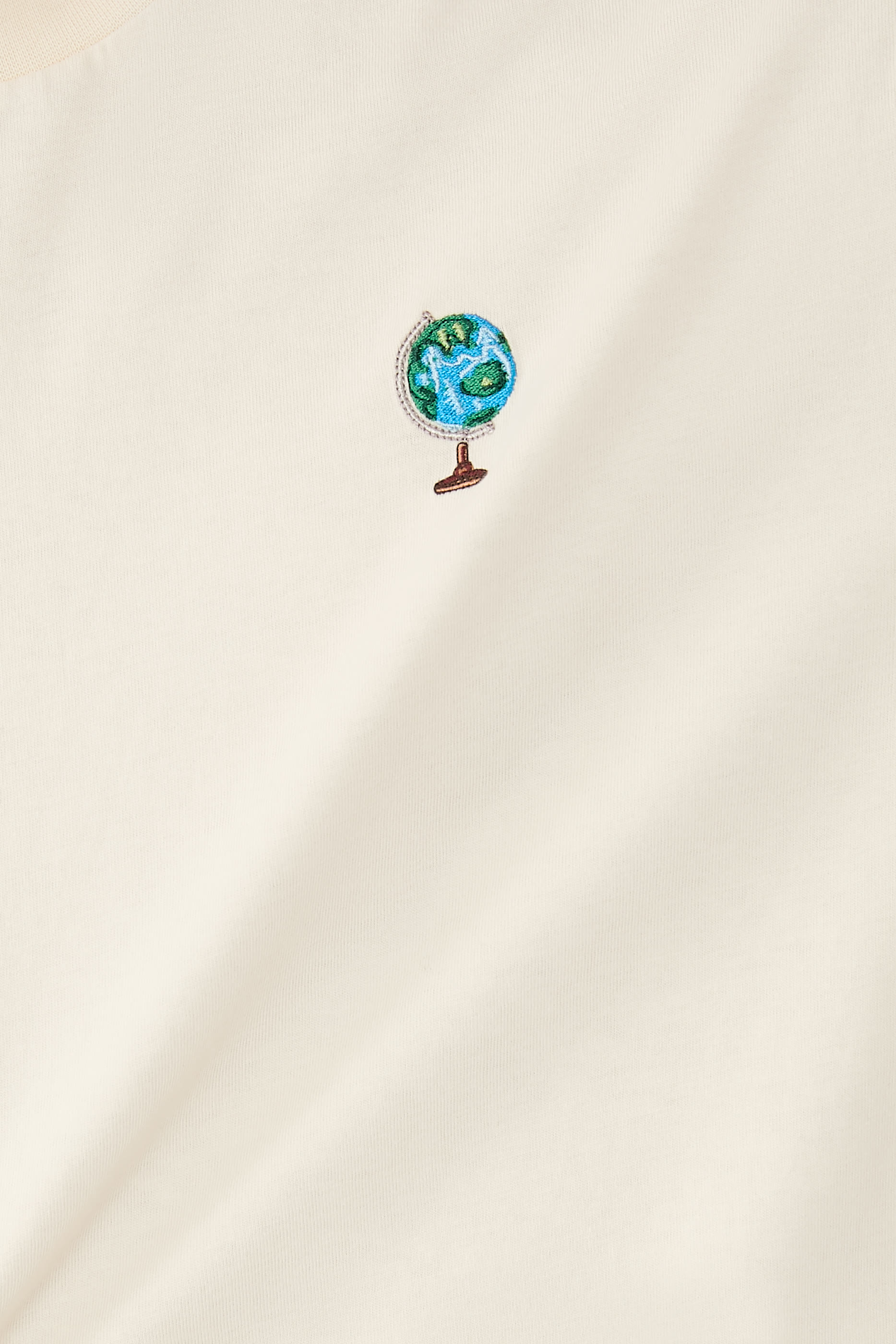 تيشيرت غلوبوس