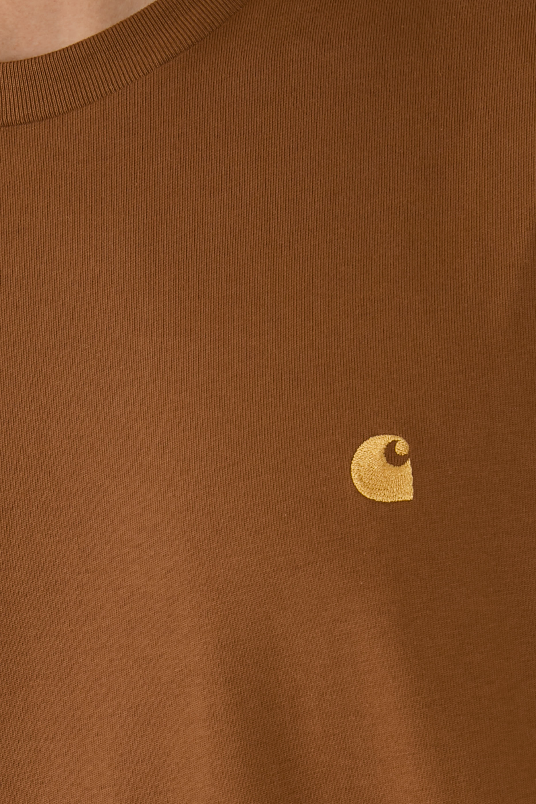 تيشيرت شيس بأكمام قصيرة