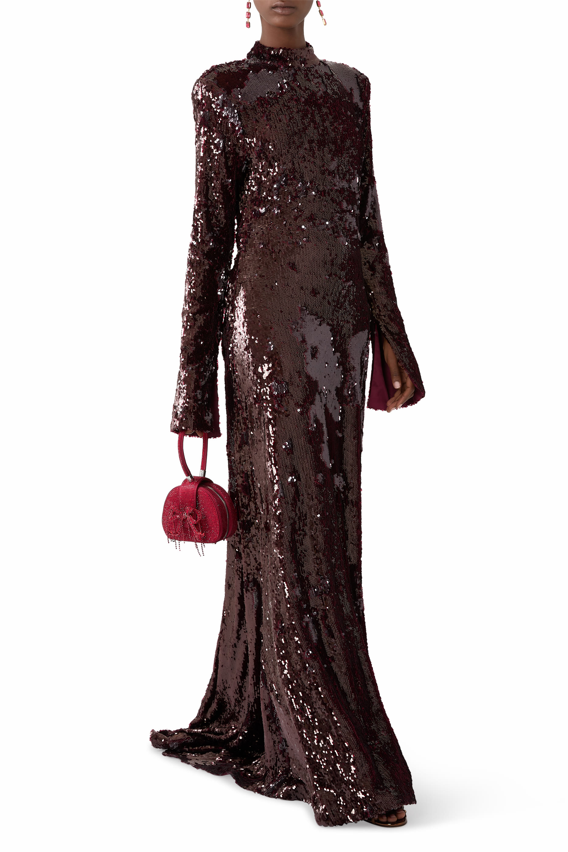 فستان طوبل مزين بترتر