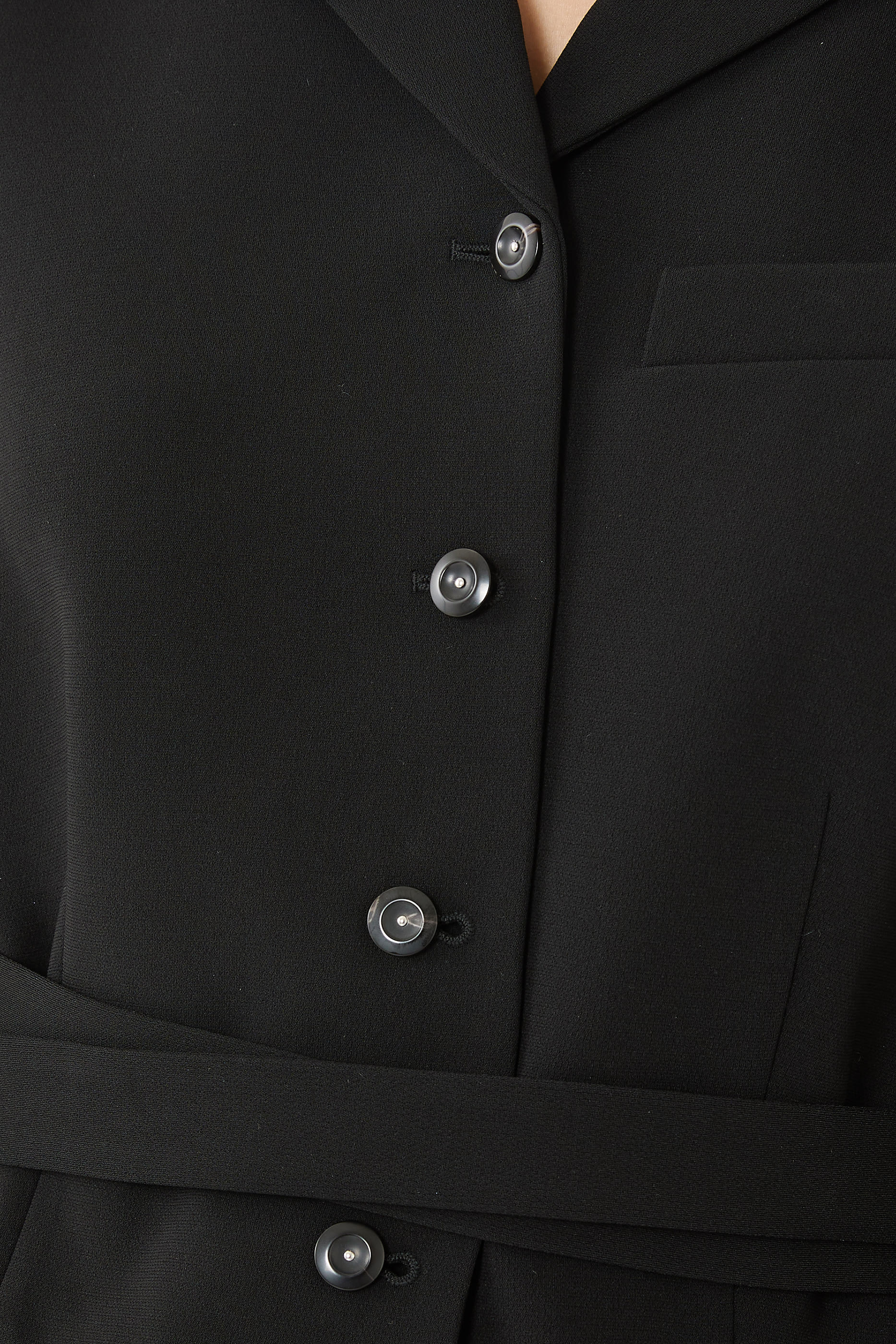 جاكيت برباط حول الخصر