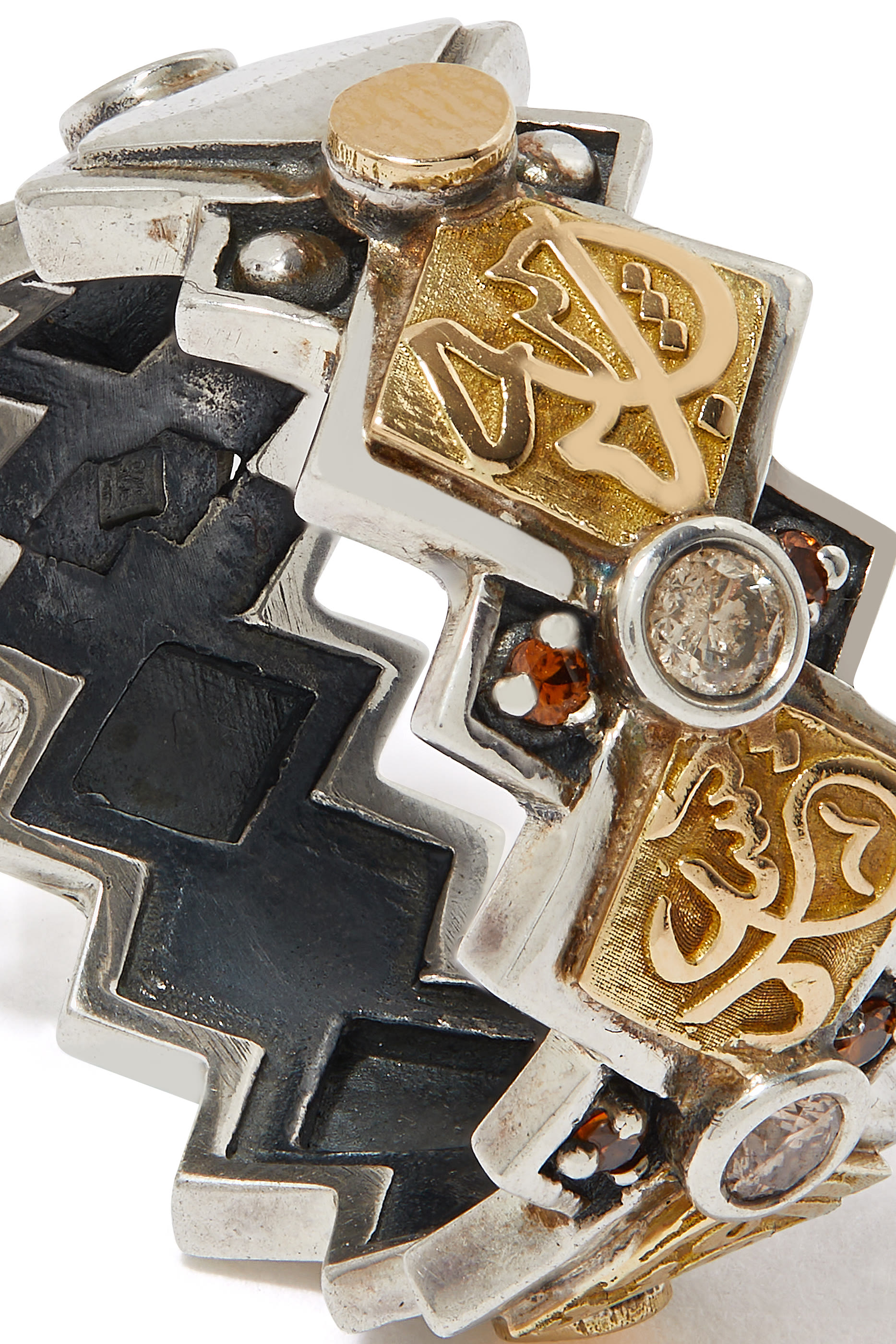 خاتم بيلوفد مرصع بالماس ذهب أصفر عيار 18