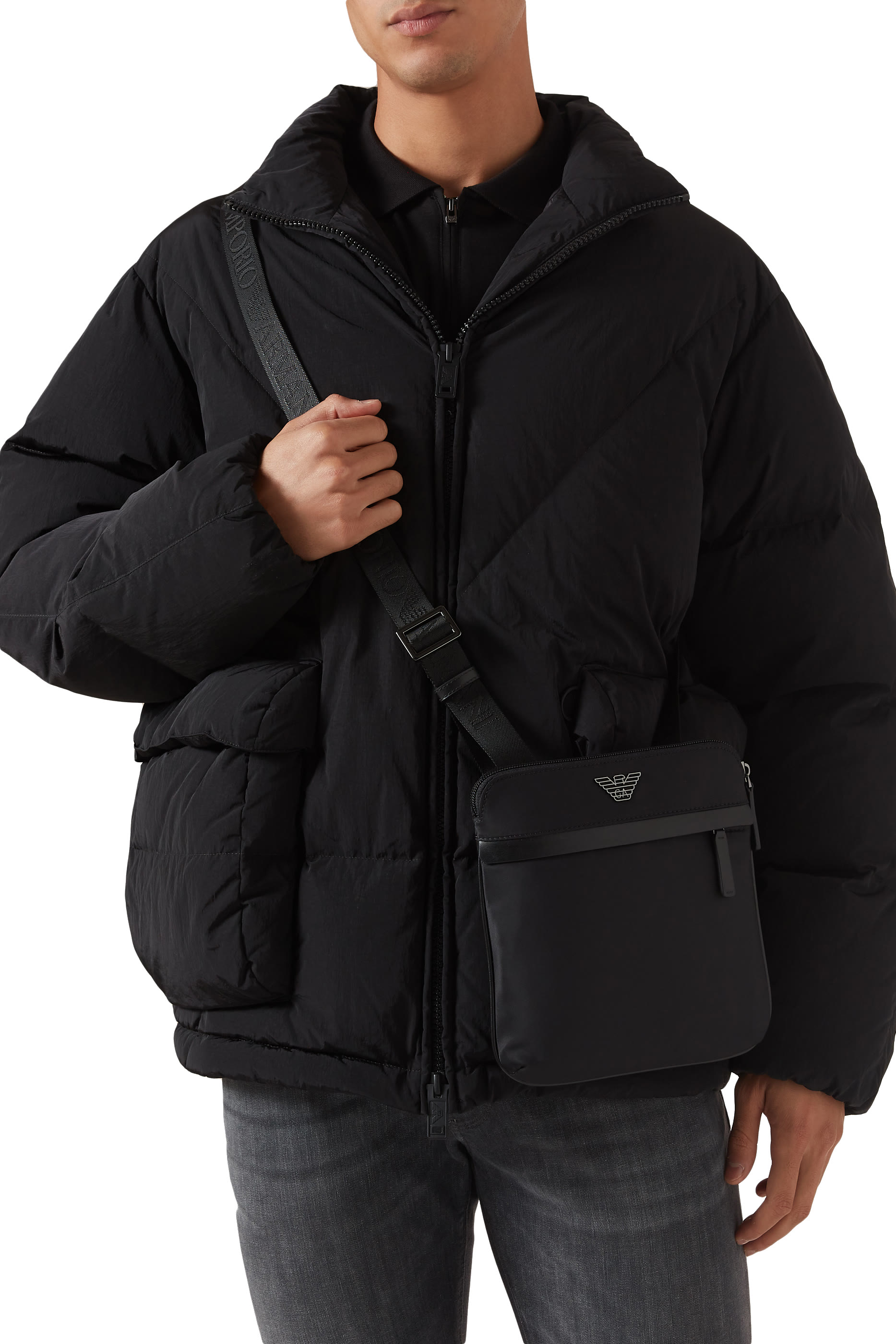 حقيبة كروس بشعار الماركة