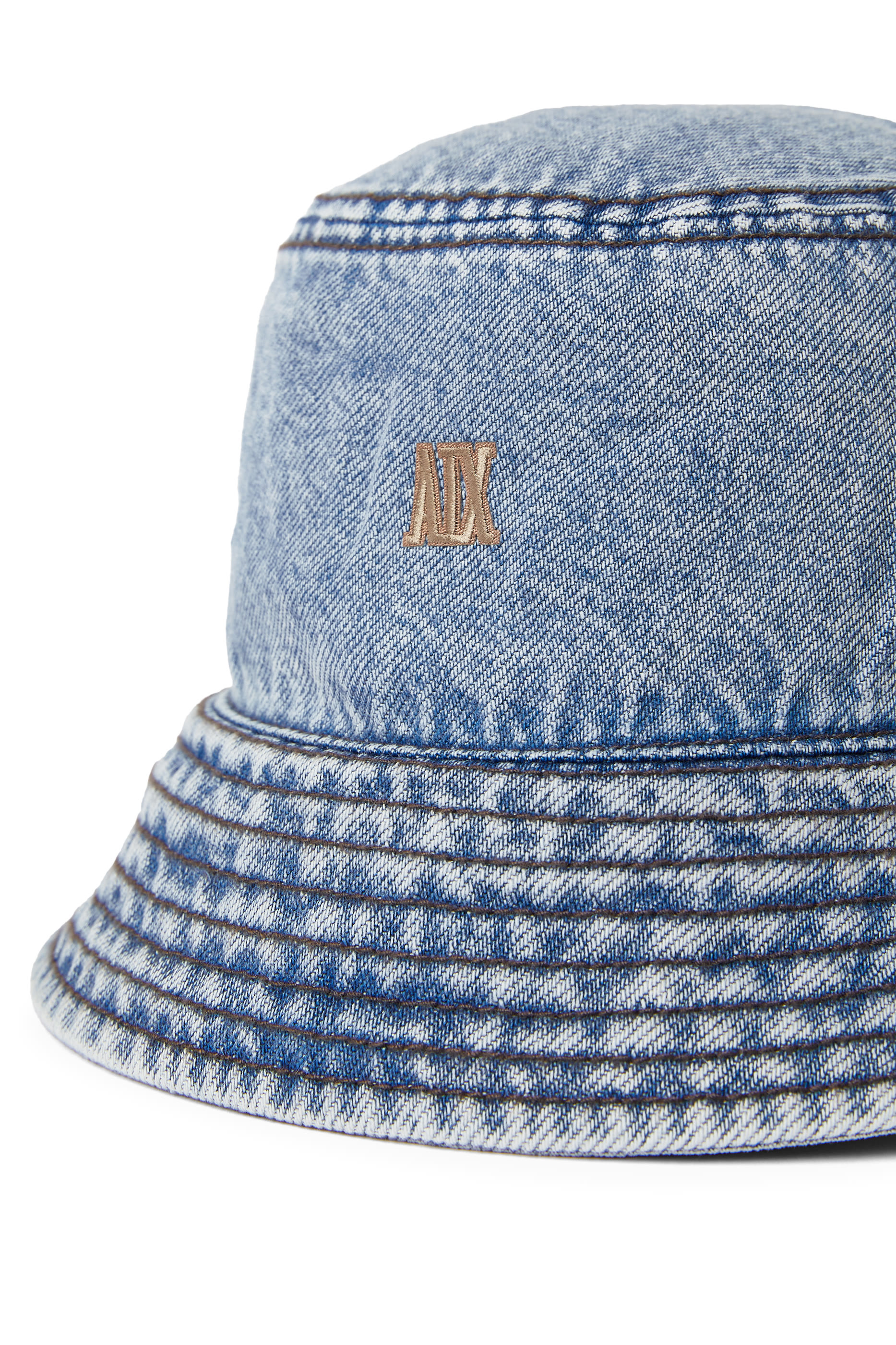 قبعة باكيت بشعار الماركة