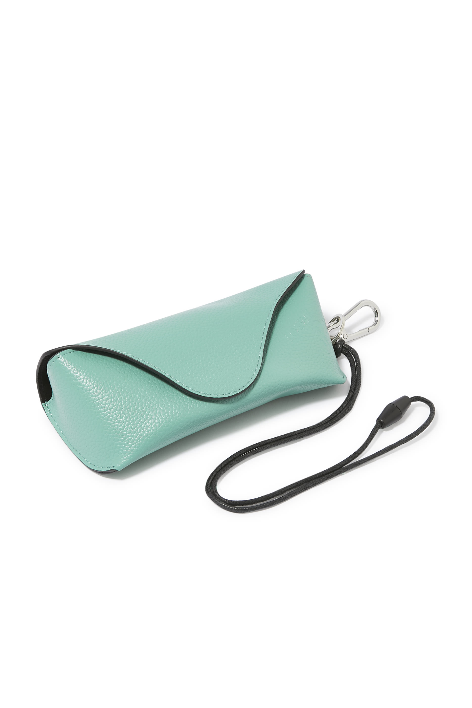 نظارة شمسية بإطار سميك وشعار الماركة