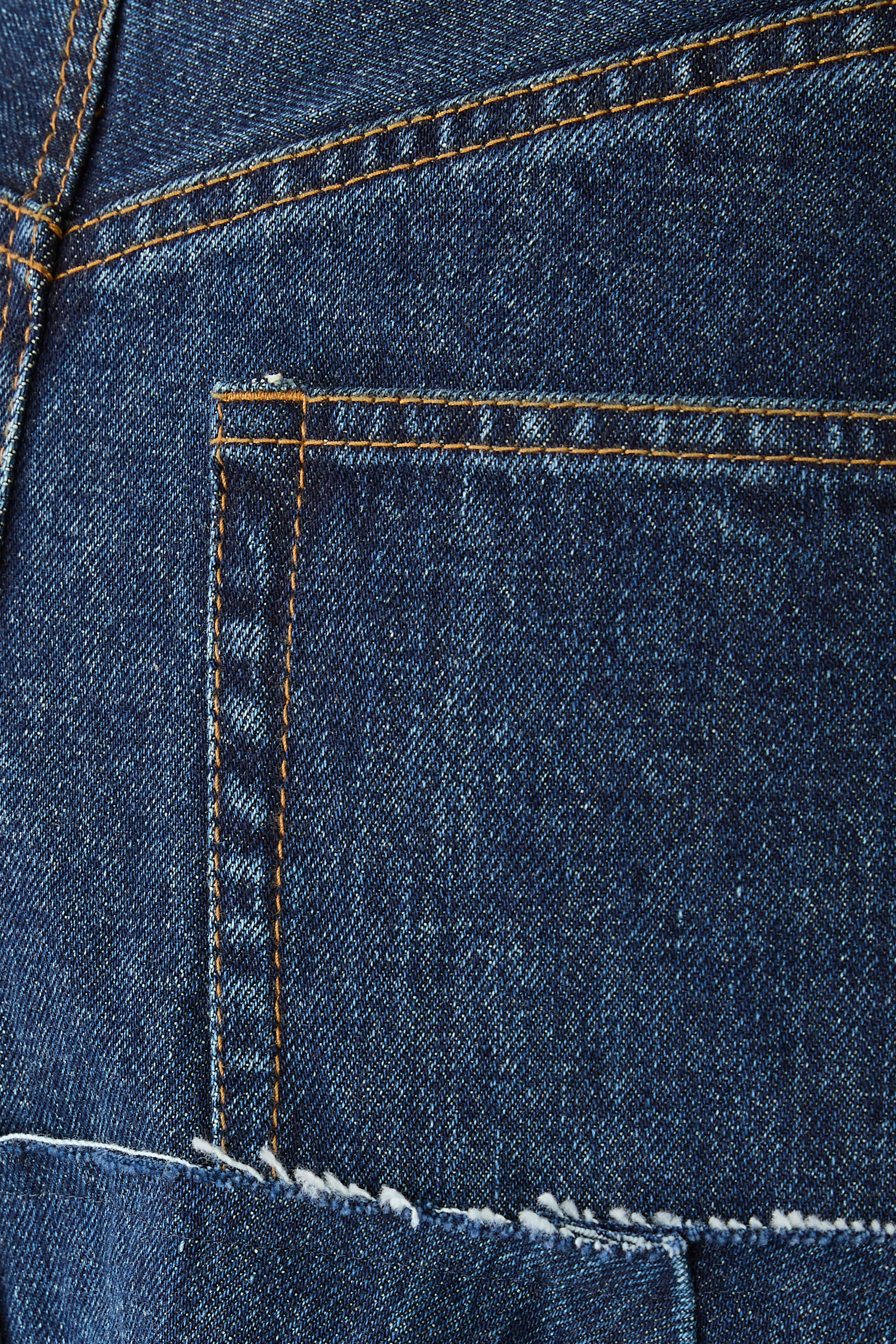 تنورة بتصميم غير متماثل دنيم