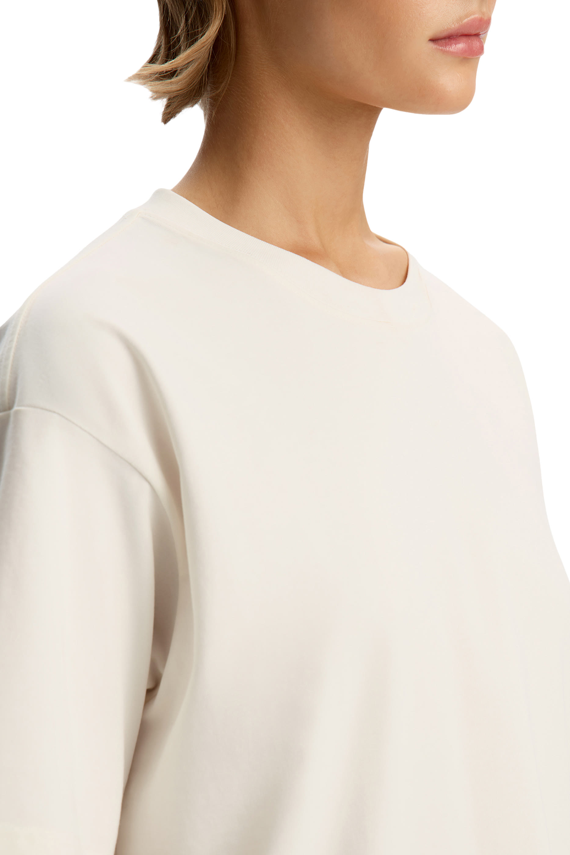 تيشيرت بقصة فضفاضة