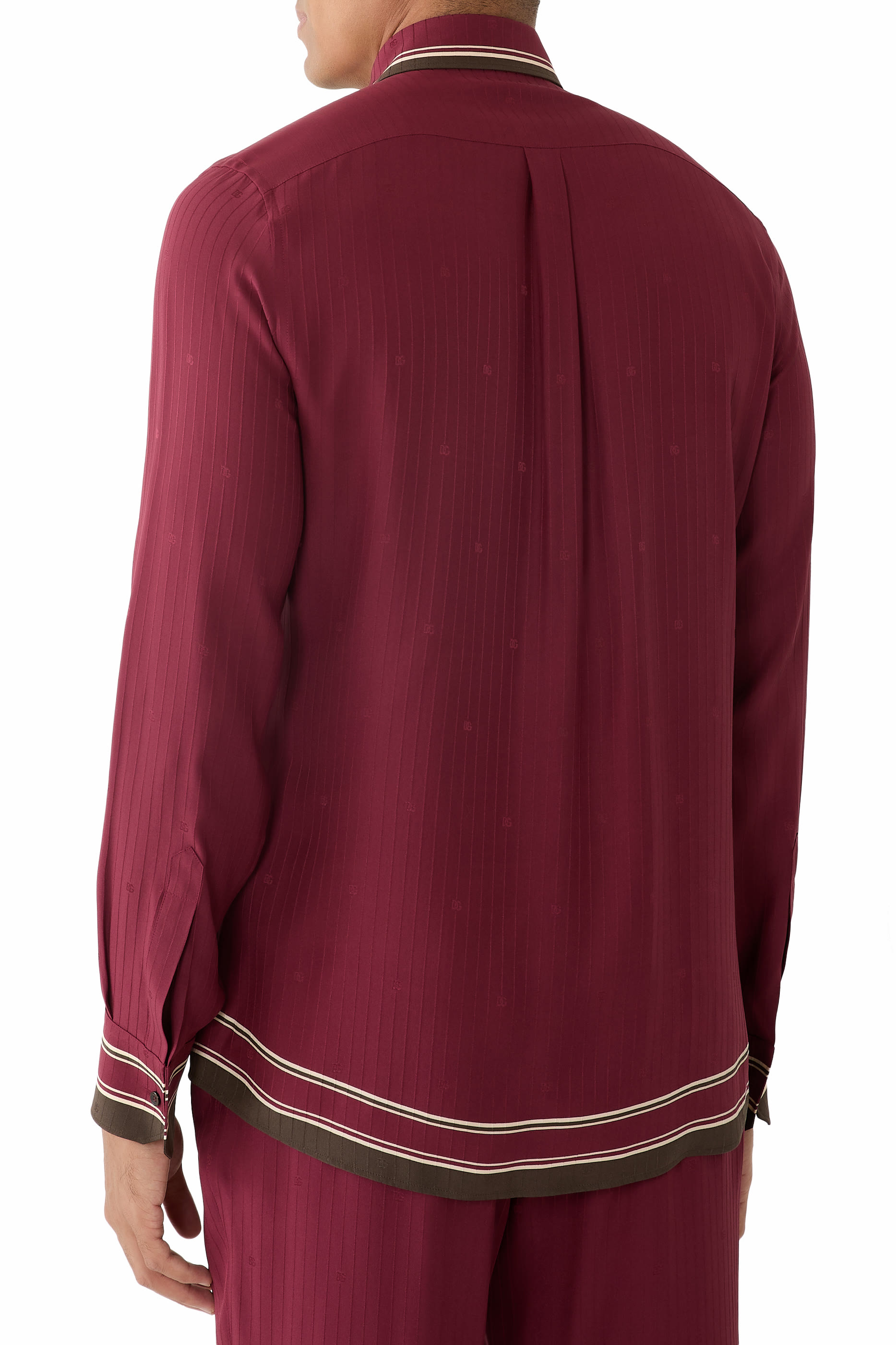 قميص بقصة عادية ونقشة خطوط وشعار الماركة جاكار