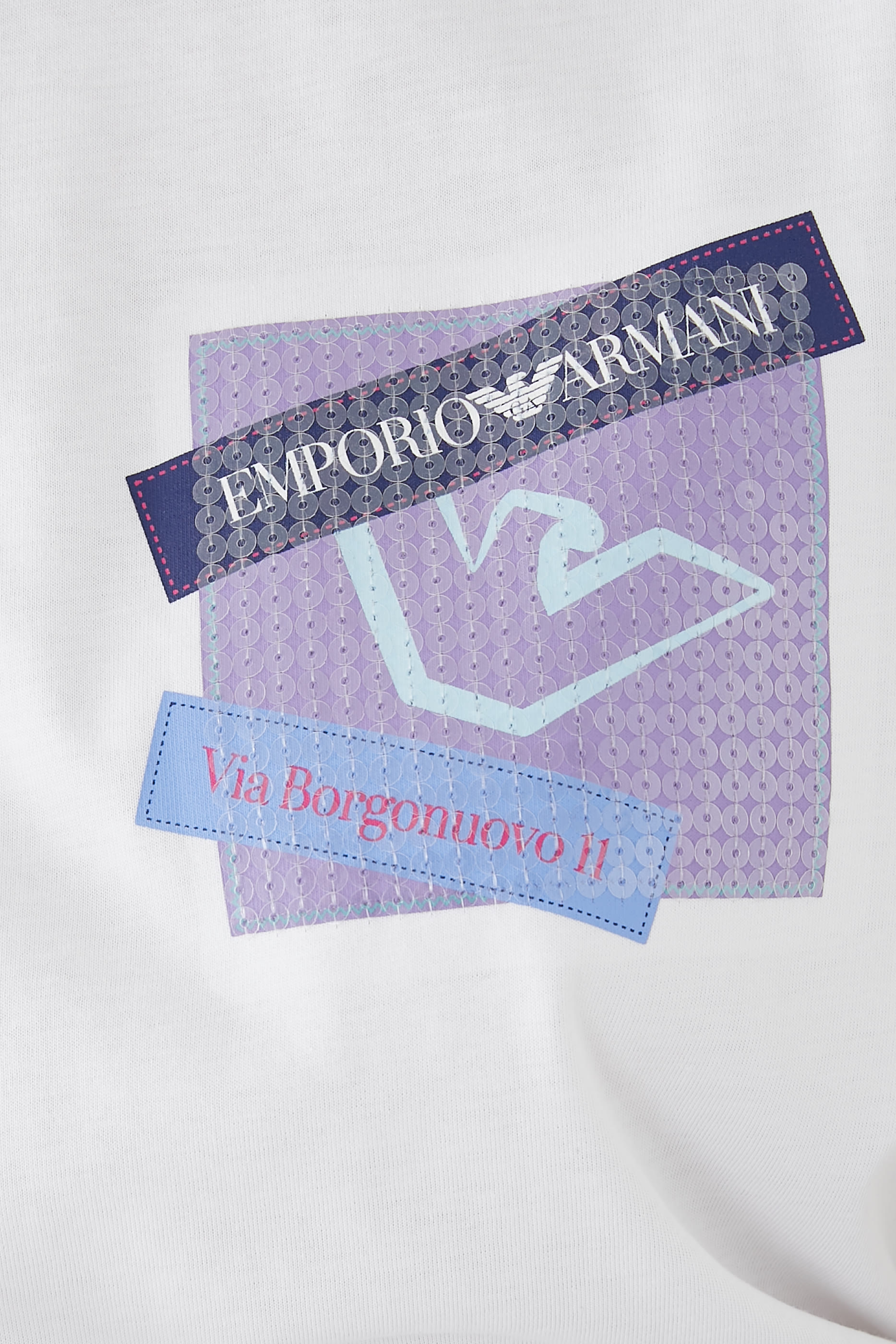 تيشيرت بطبعة شعار الماركة