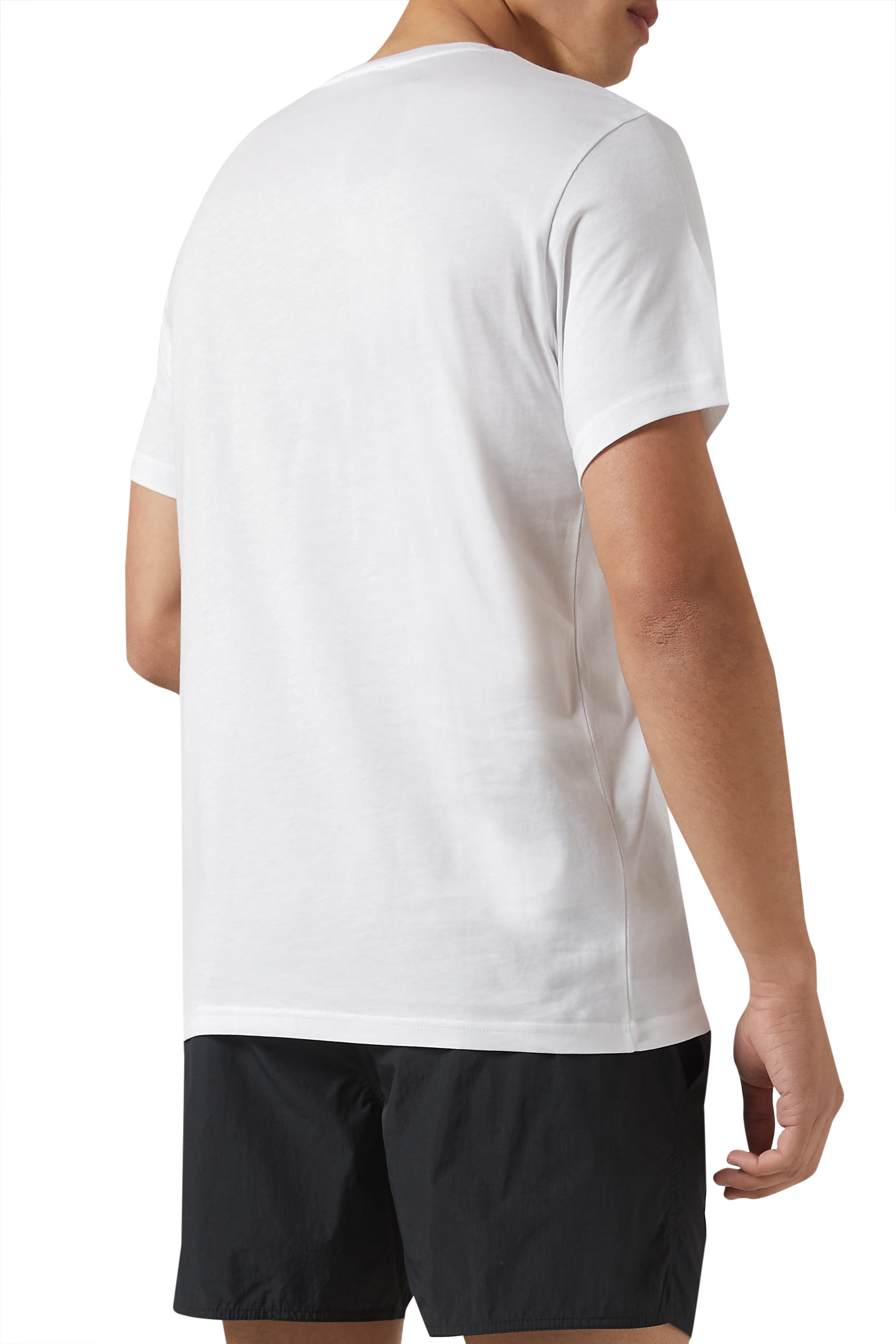 تيشيرت بشعار الماركة