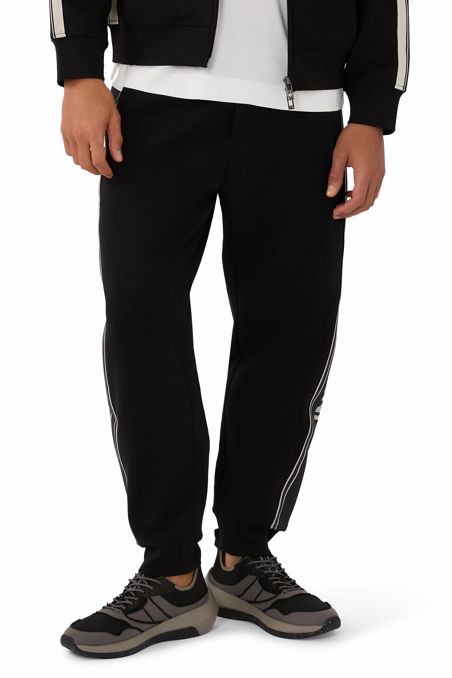 سنيكرز بنعل سميك وأربطة