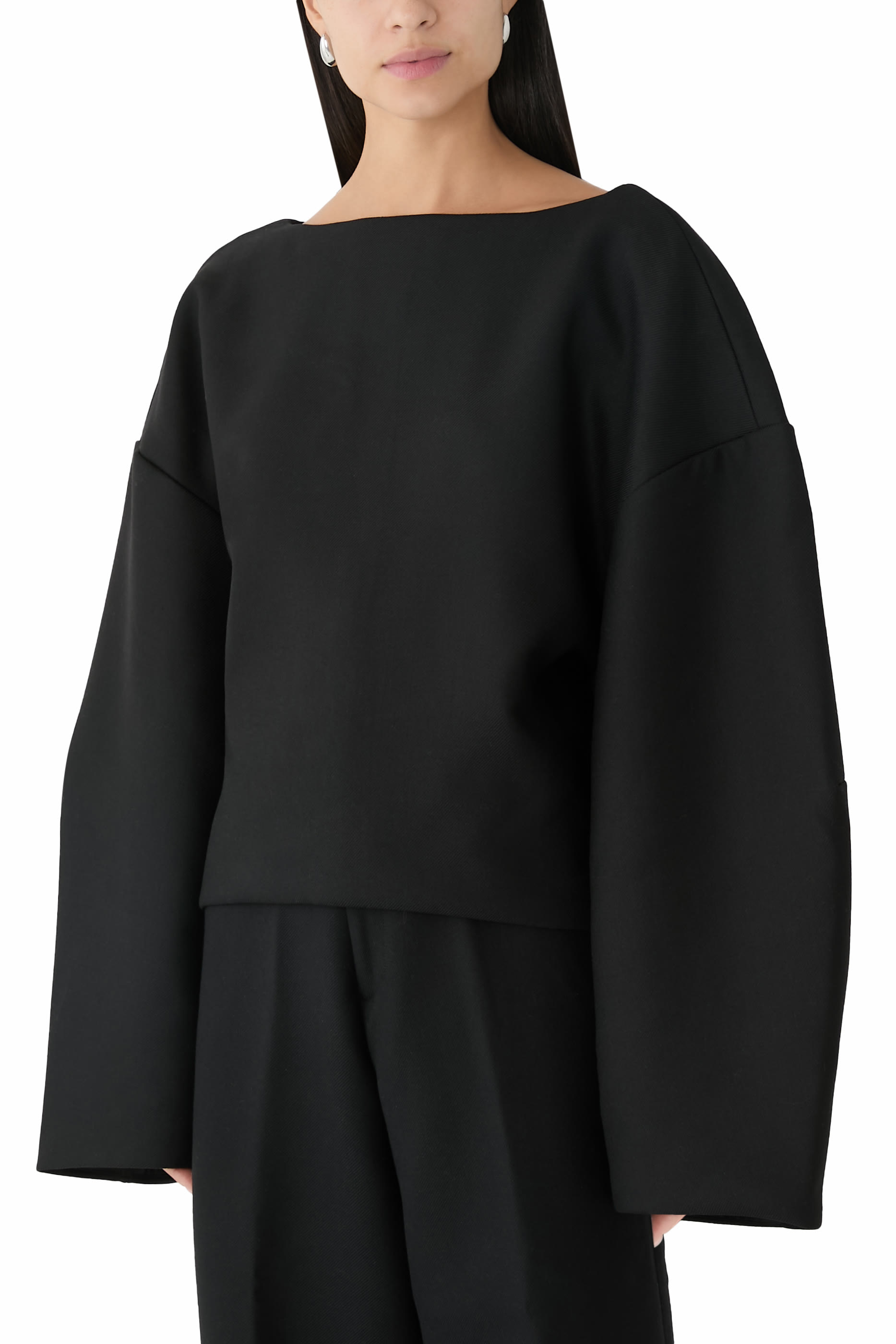 سترة بياقة على شكل قارب