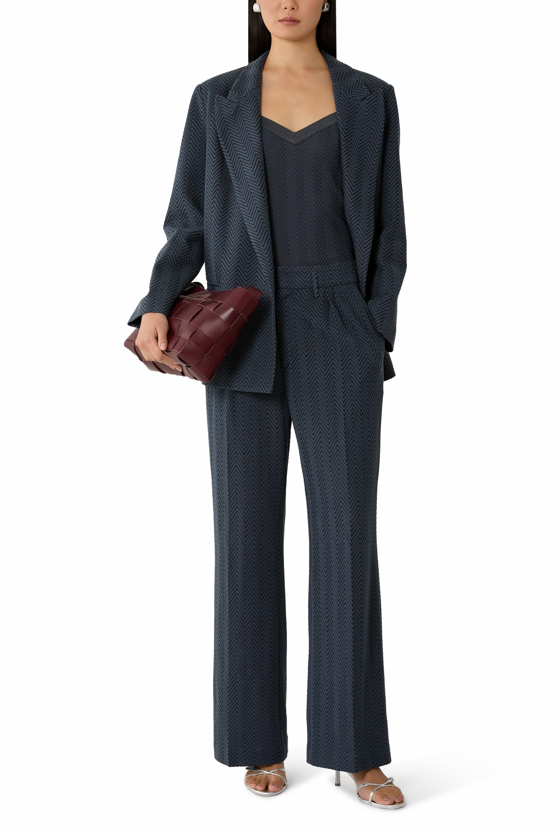 بليزر بصف أزرار ونقشة خطوط متعرجة